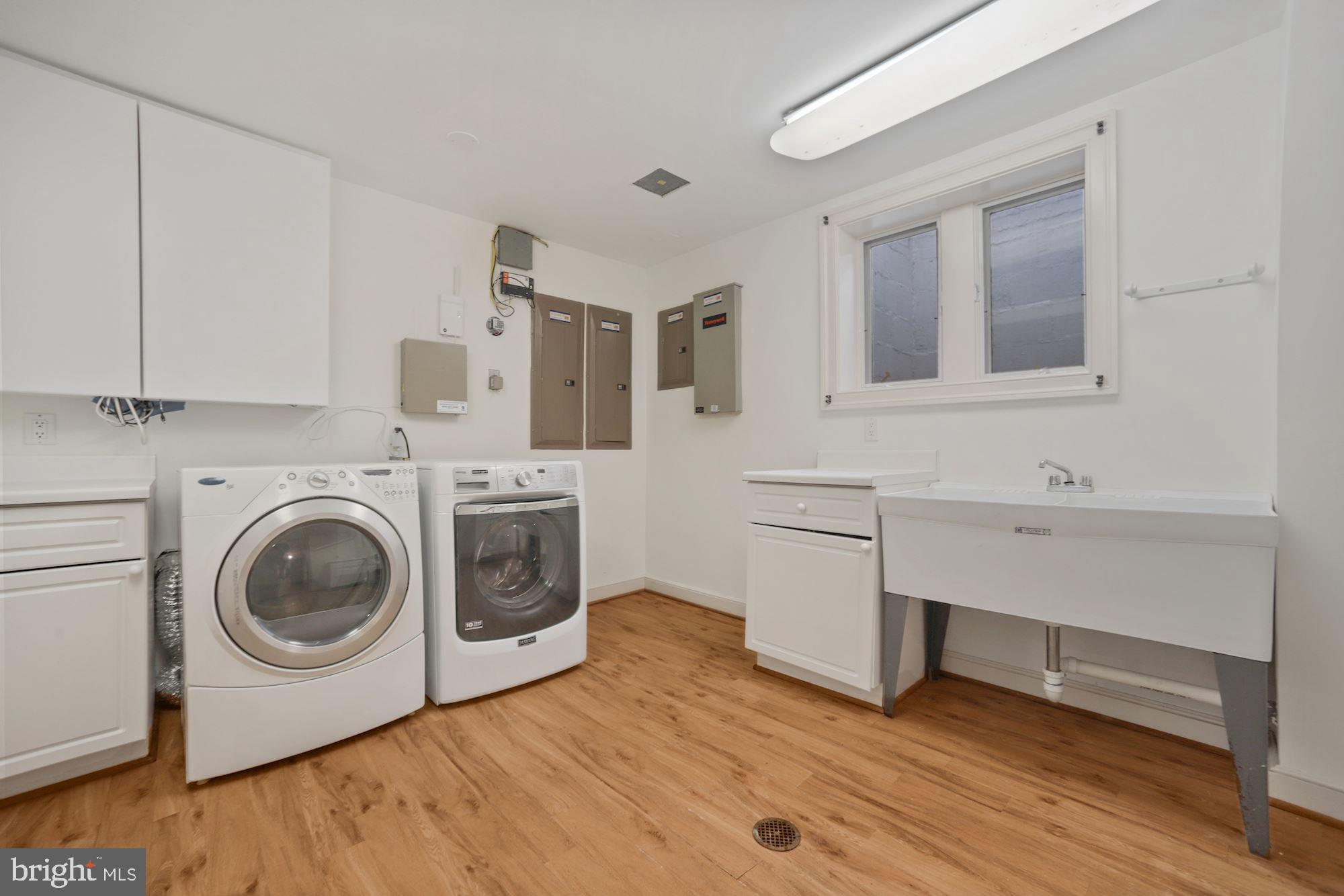 FOREST HILLS - Residential