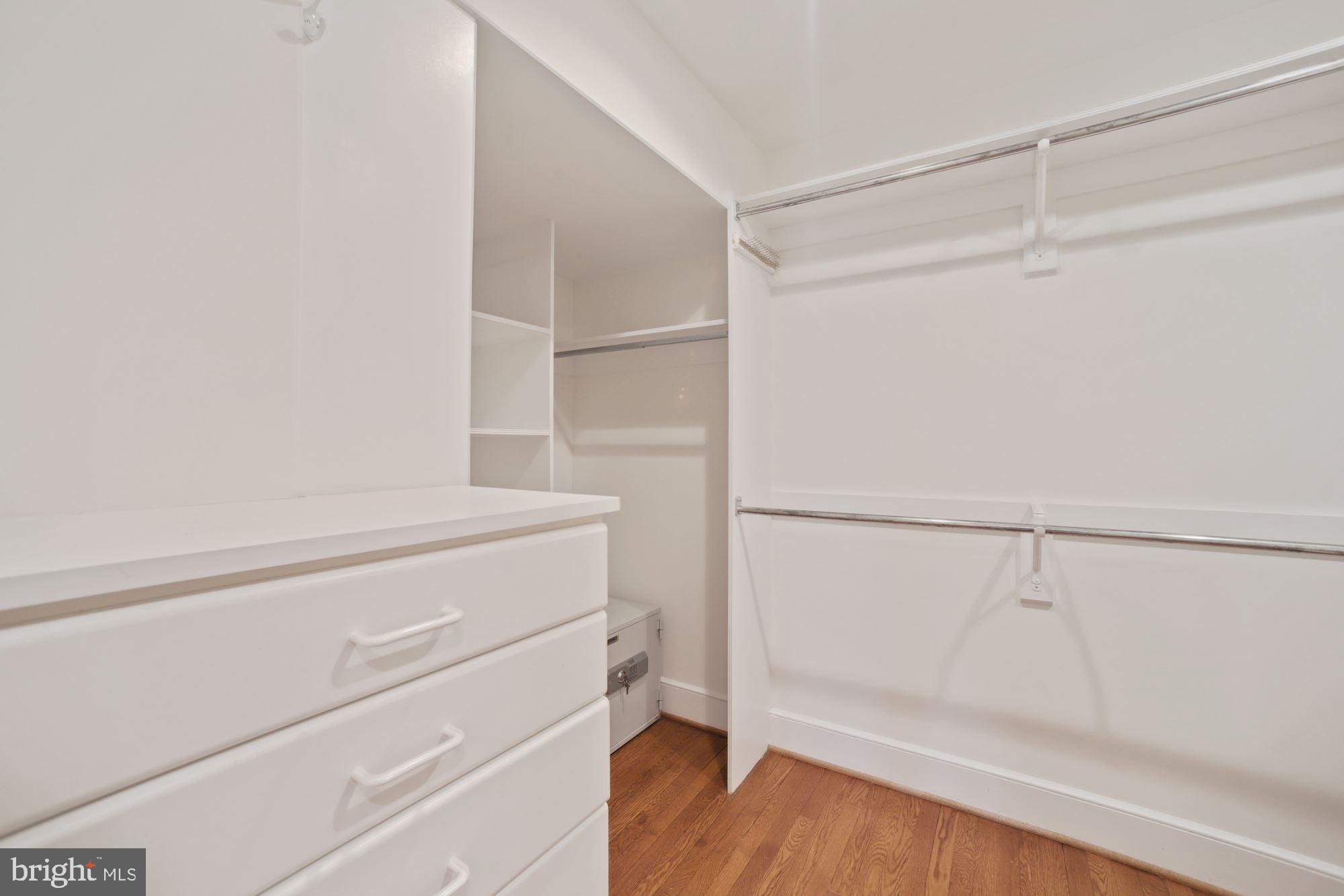 FOREST HILLS - Residential
