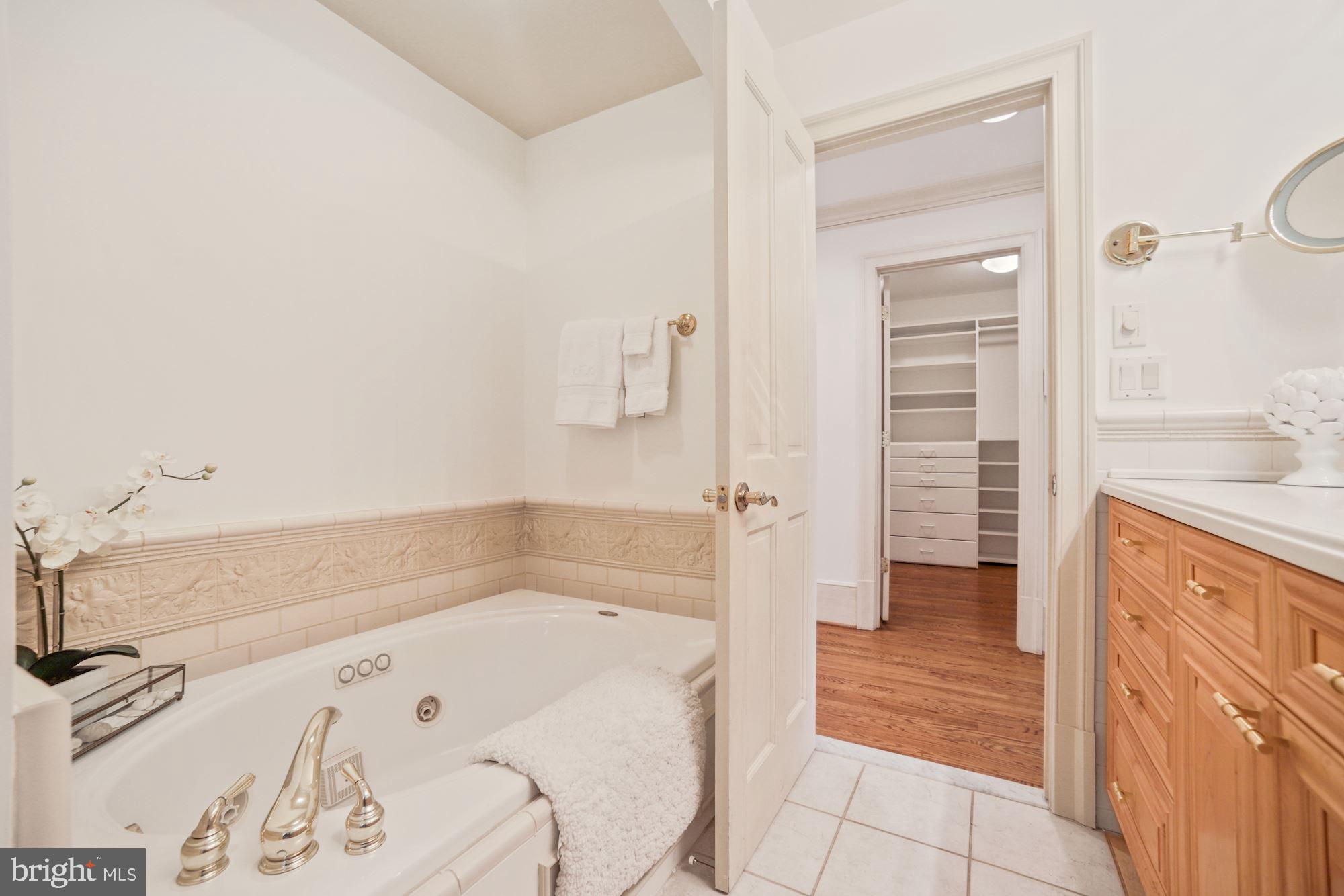 FOREST HILLS - Residential