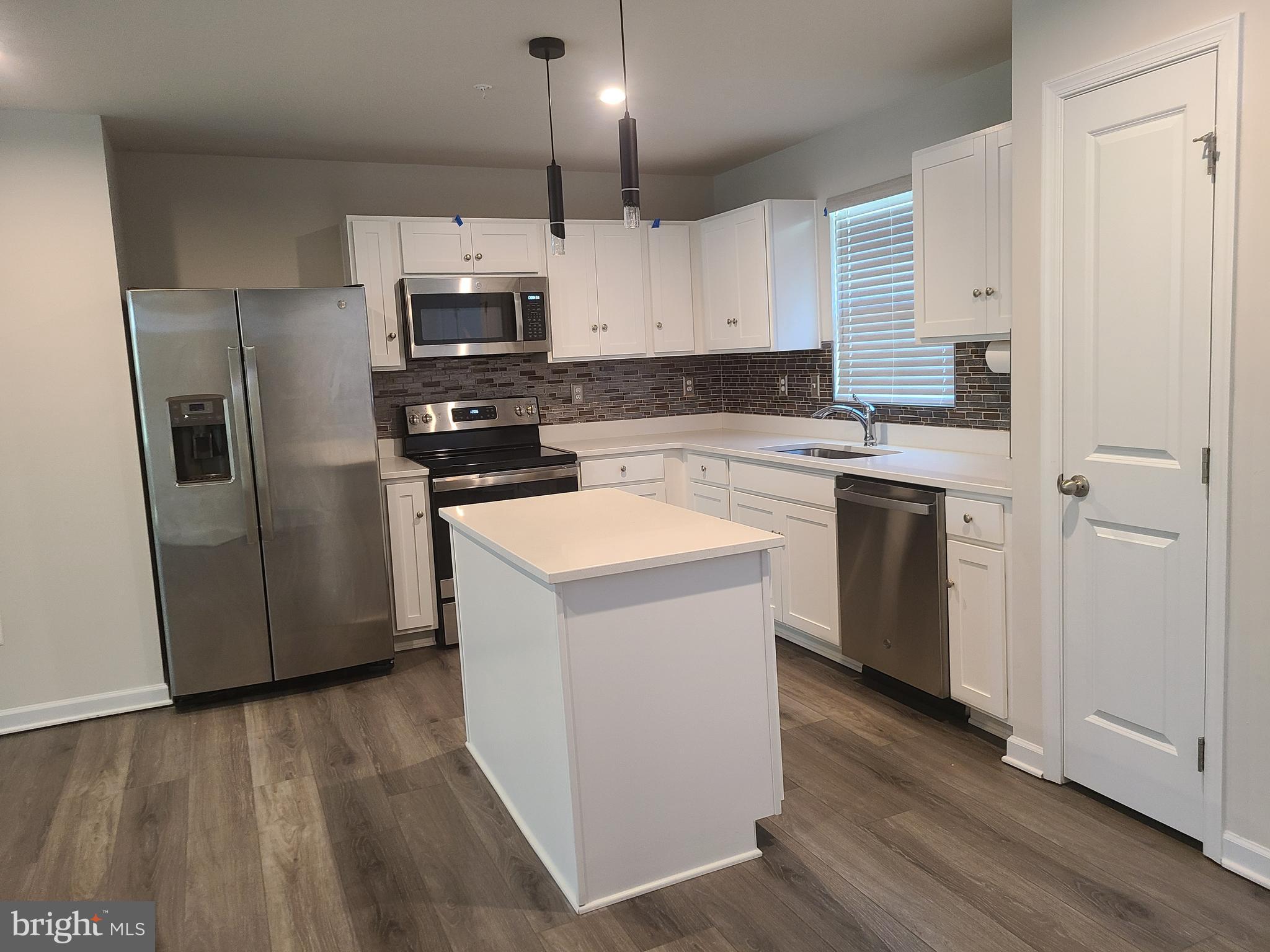 HERON POINT - Residential