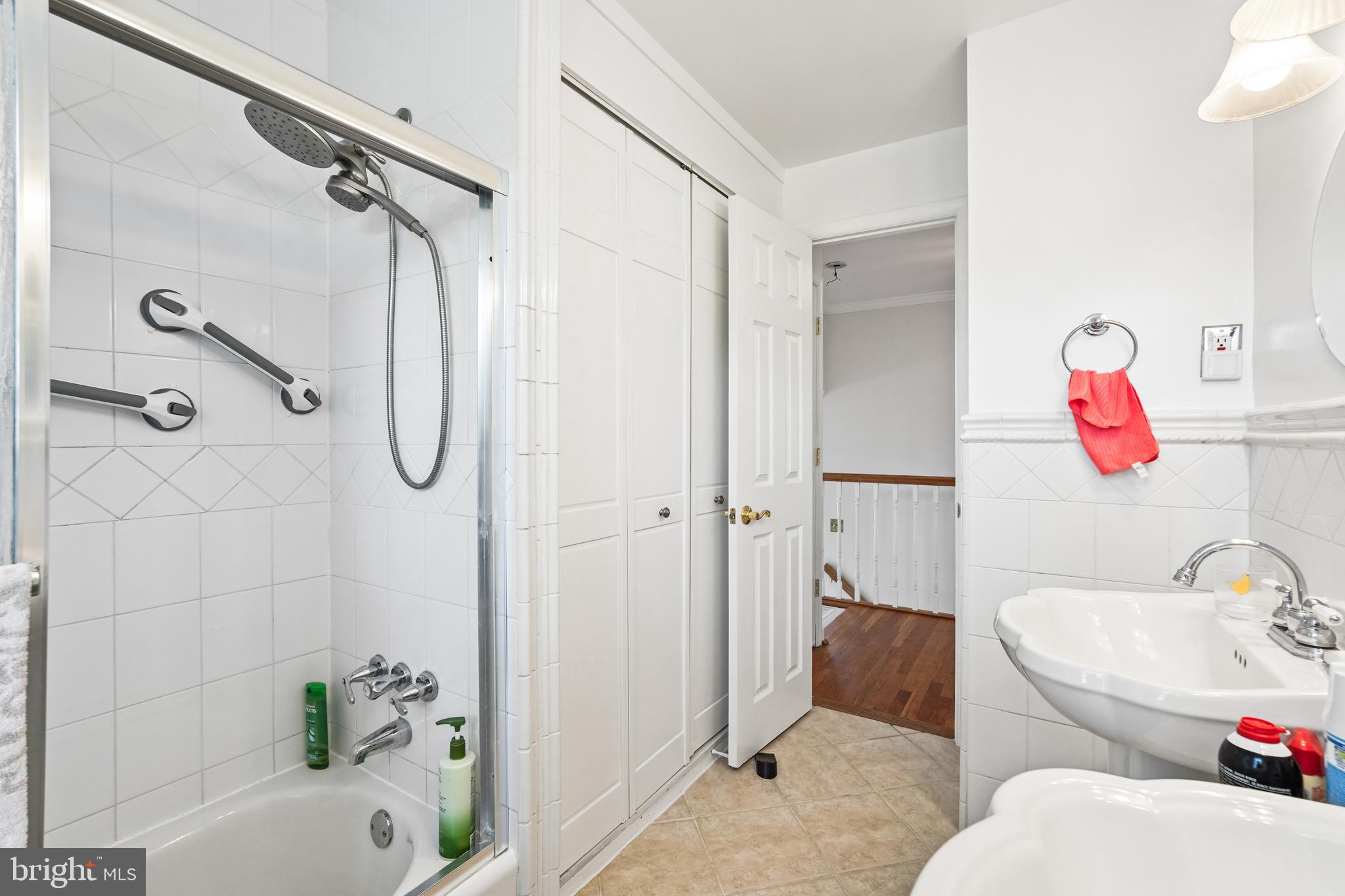 FAIRCHESTER - Residential