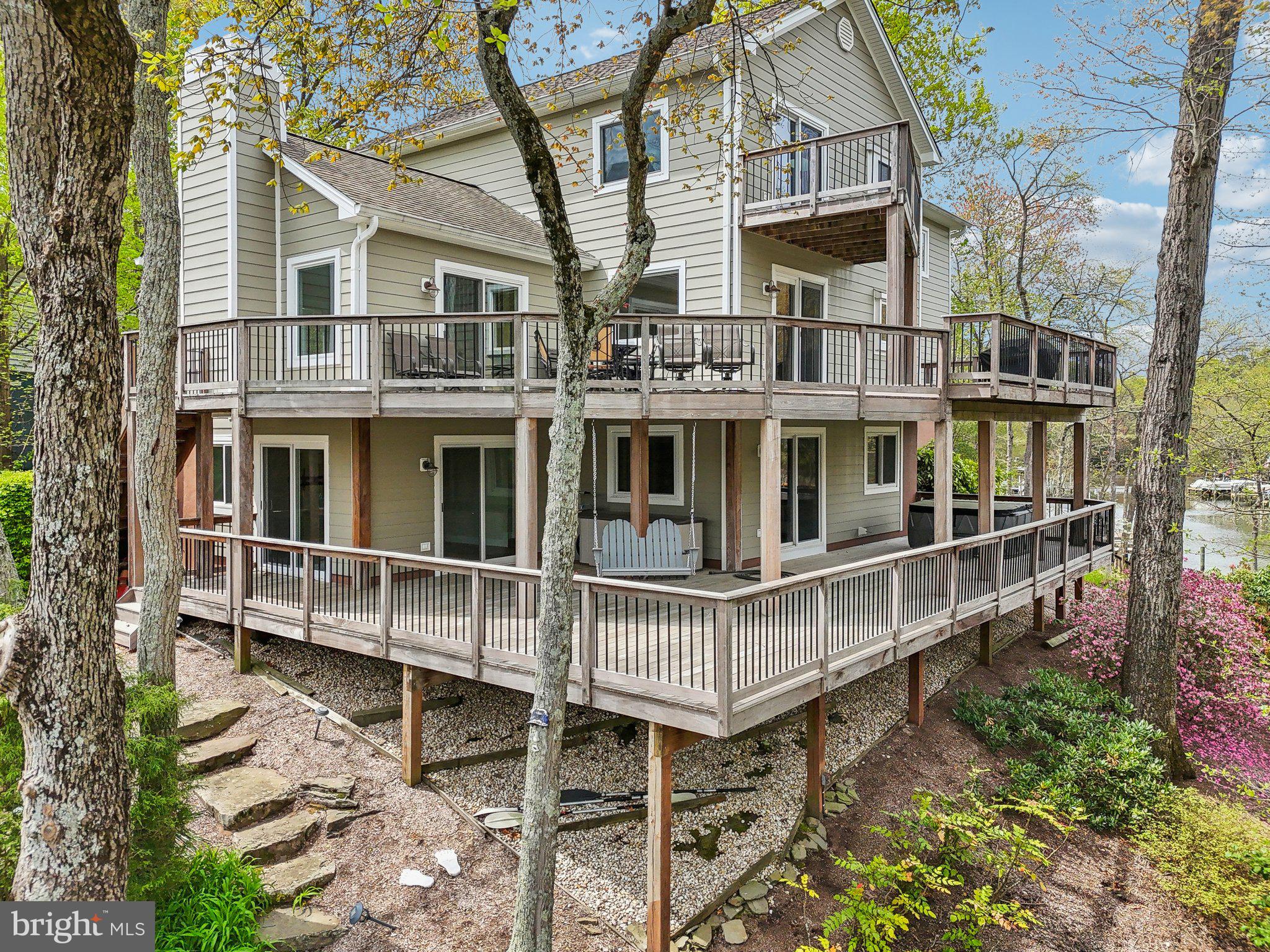 264 CAPOTE CT. EAST