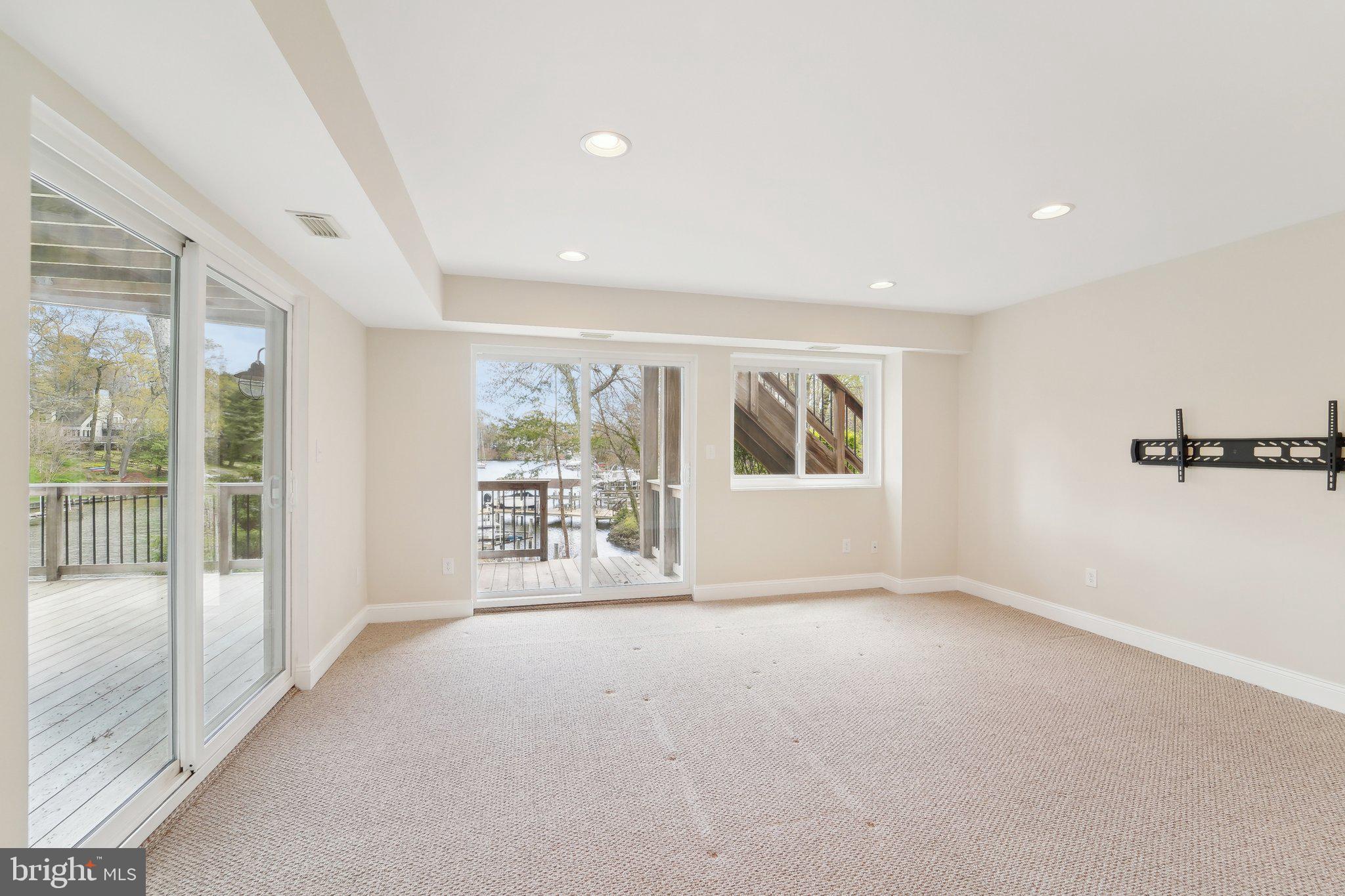 STEWARTS LANDING - Residential