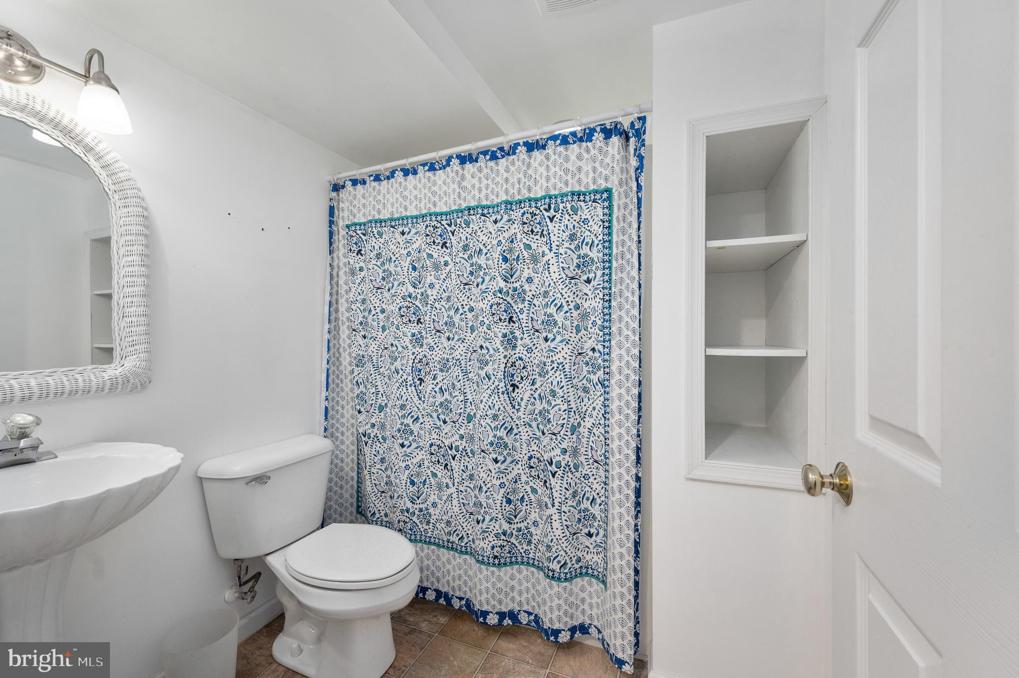 RIDGE POINTE - Residential