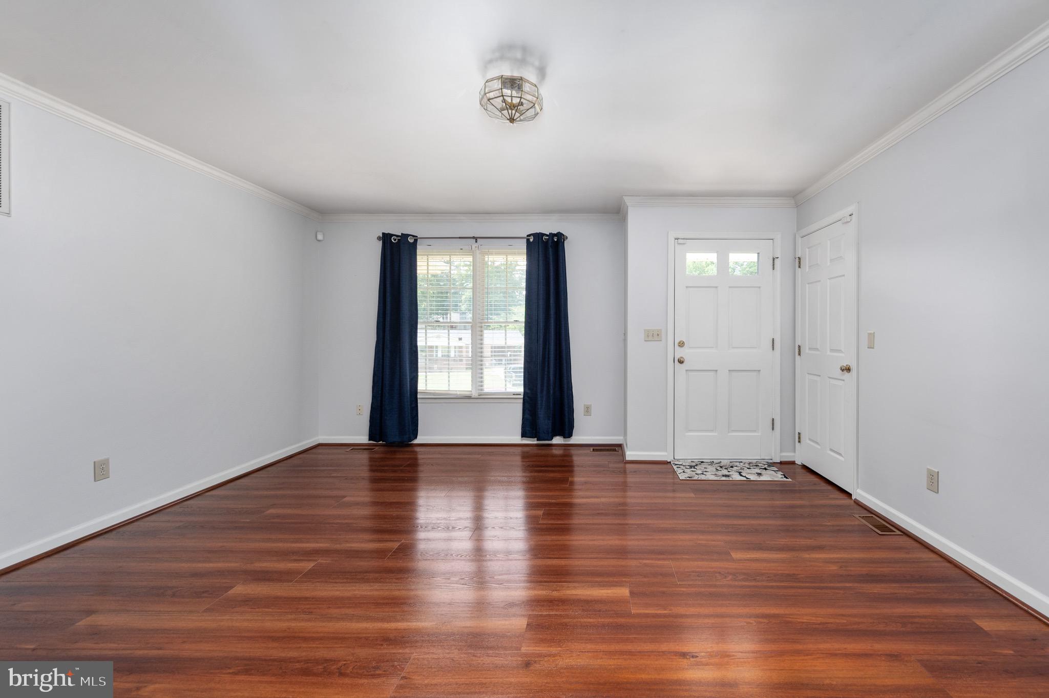 RIDGE POINTE - Residential