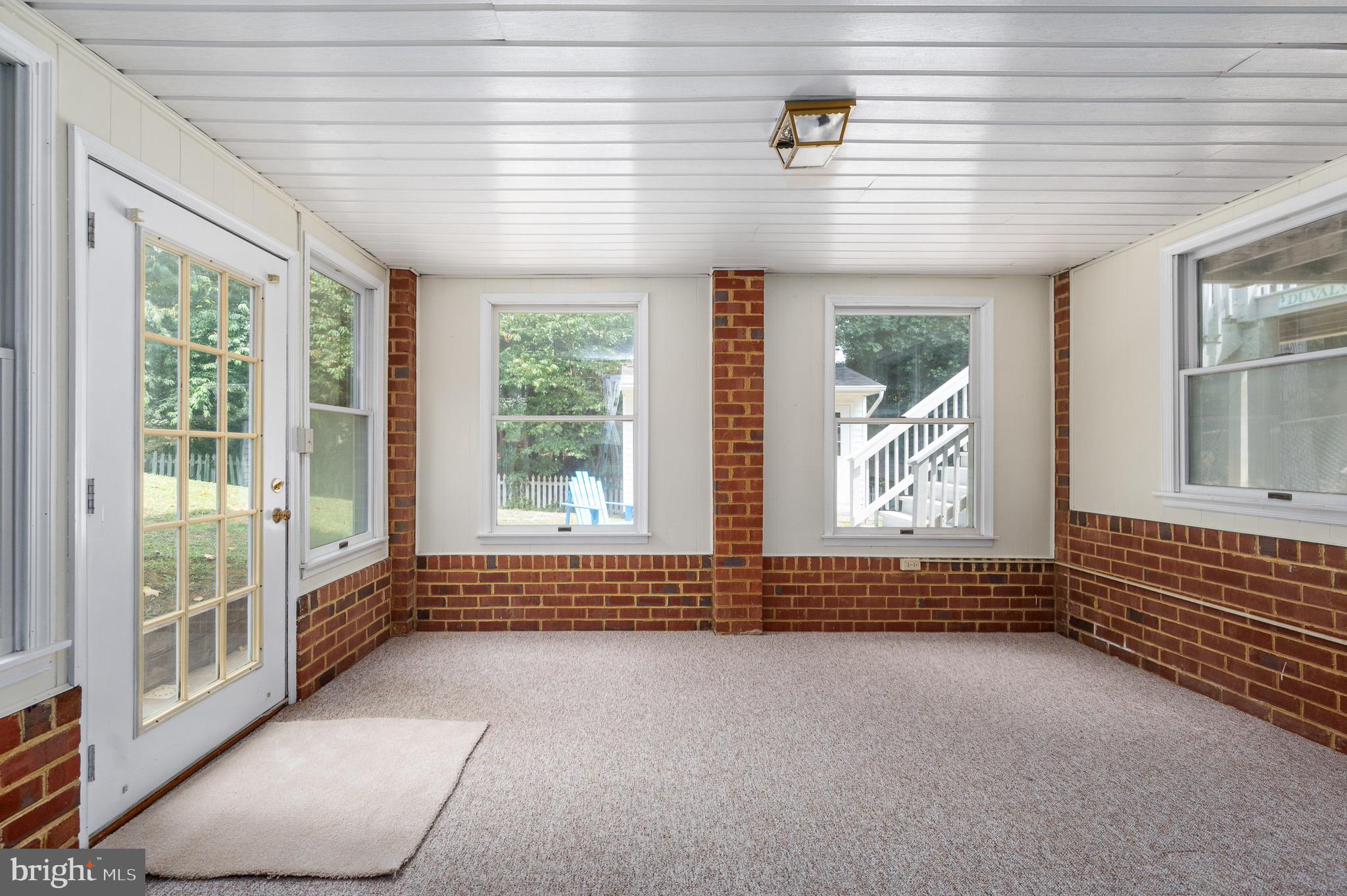 RIDGE POINTE - Residential