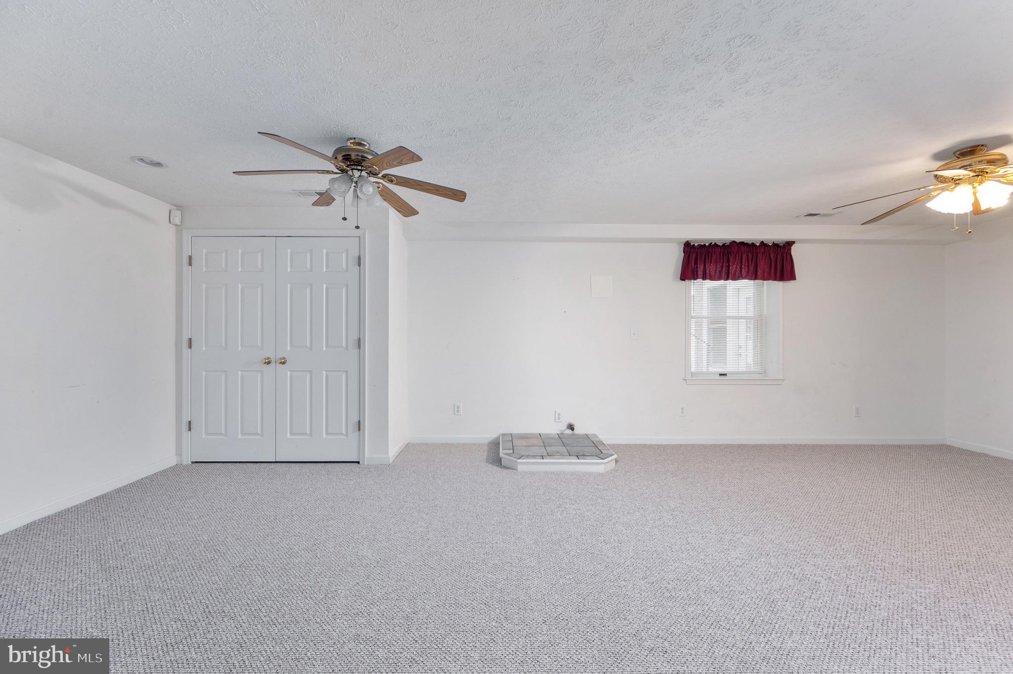 RIDGE POINTE - Residential