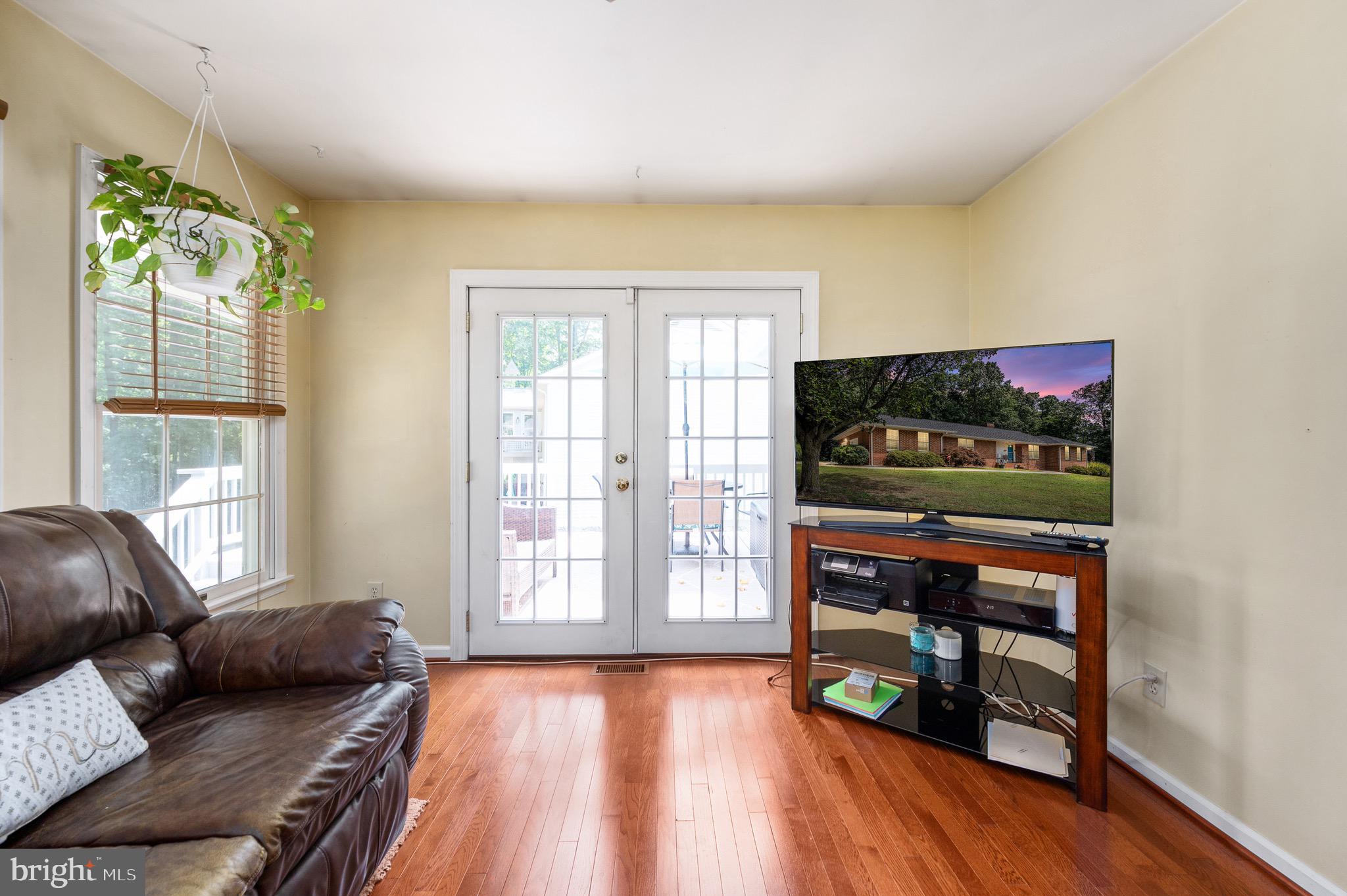 RIDGE POINTE - Residential