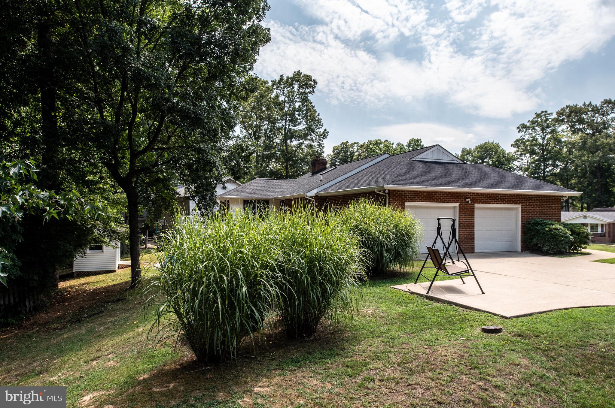 RIDGE POINTE - Residential