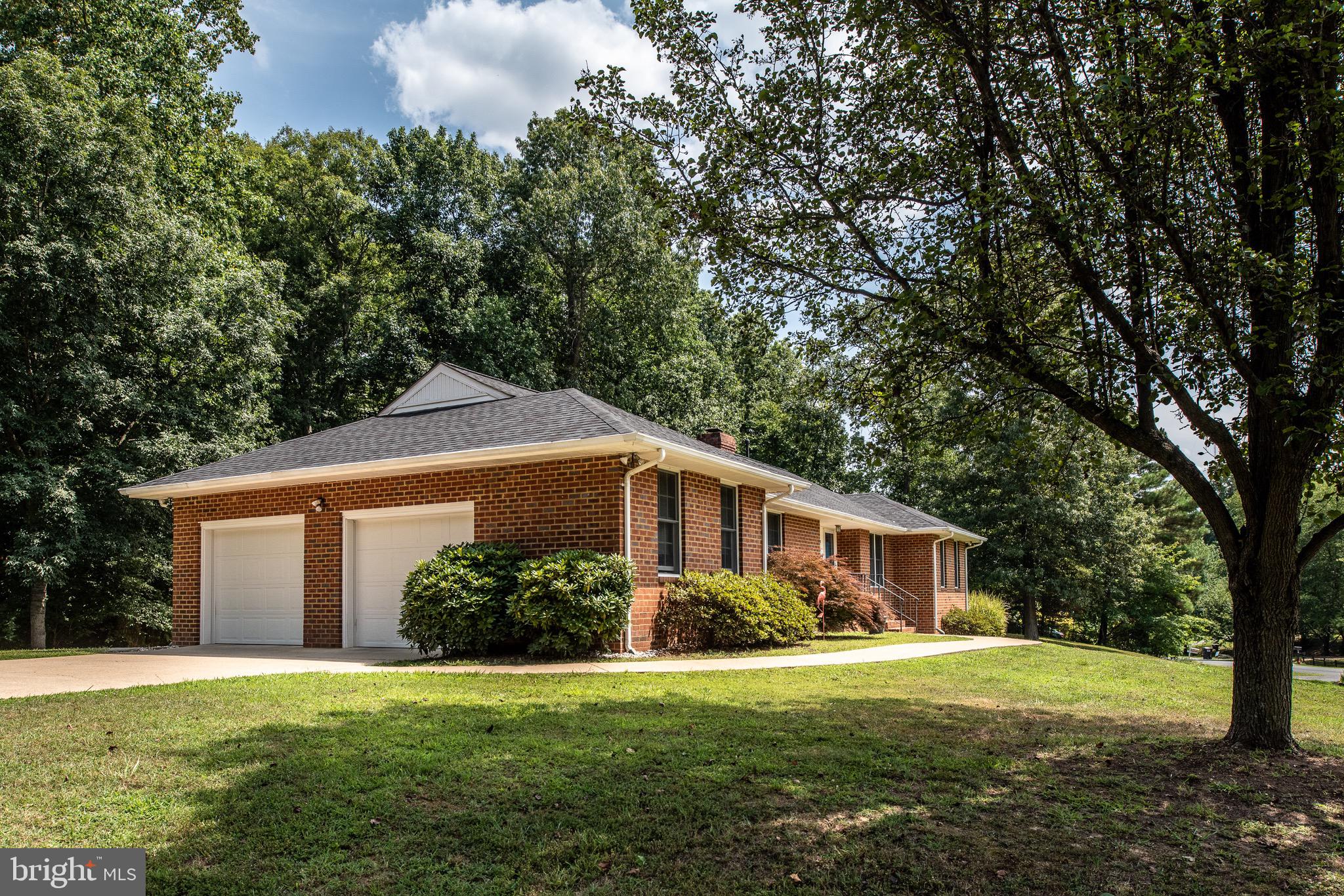 RIDGE POINTE - Residential