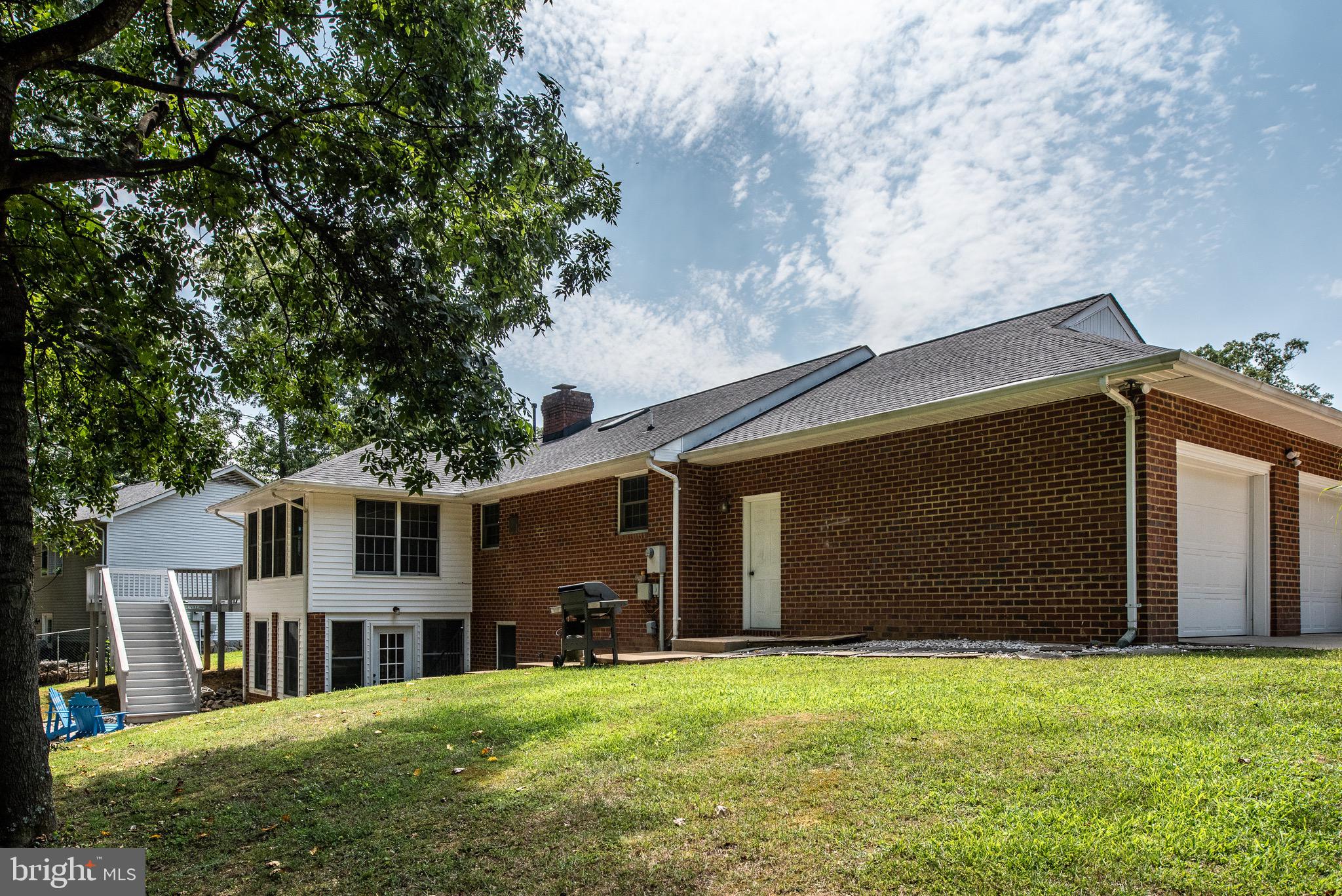 RIDGE POINTE - Residential