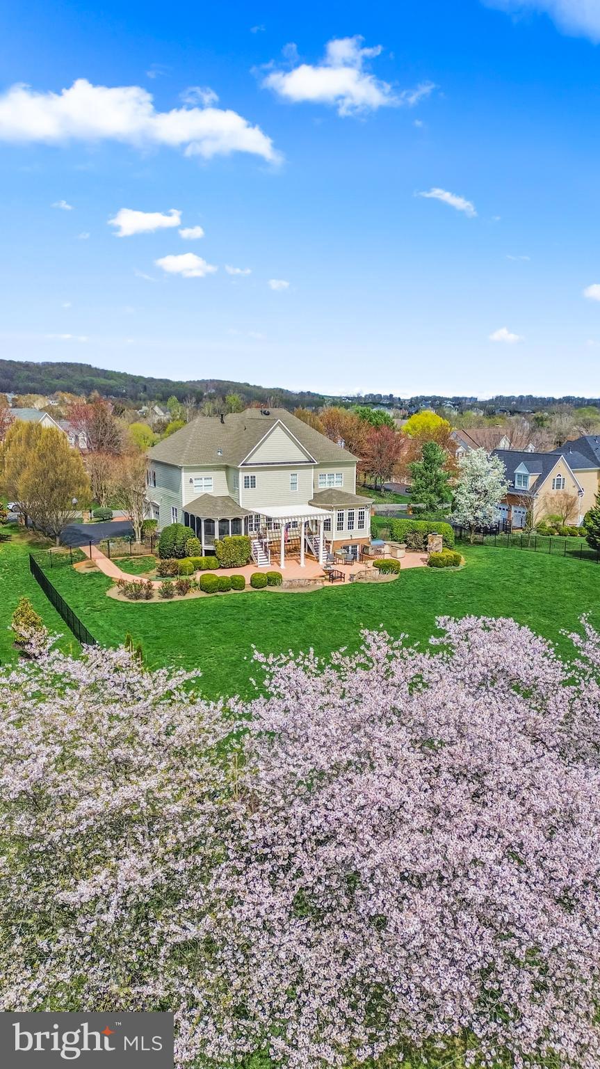 RASPBERRY FALLS - Residential