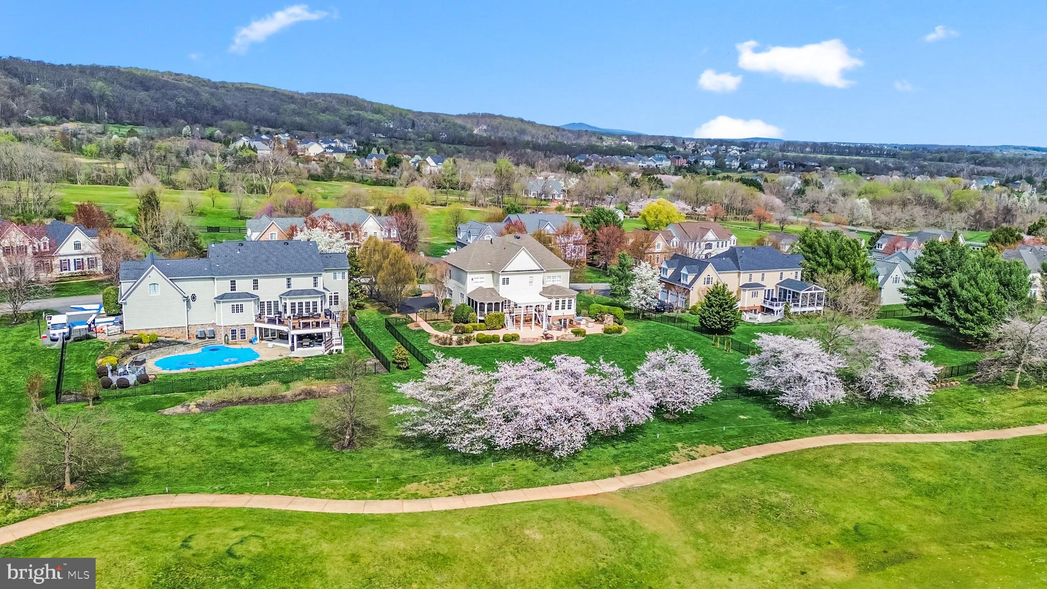 RASPBERRY FALLS - Residential