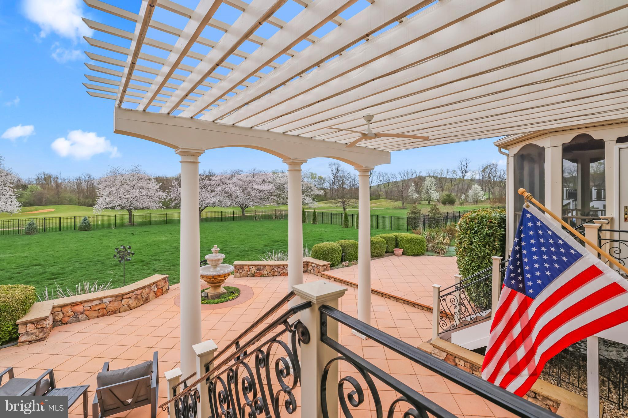 RASPBERRY FALLS - Residential