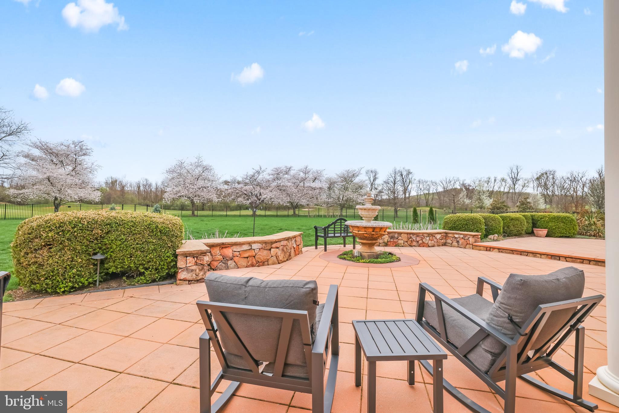 RASPBERRY FALLS - Residential