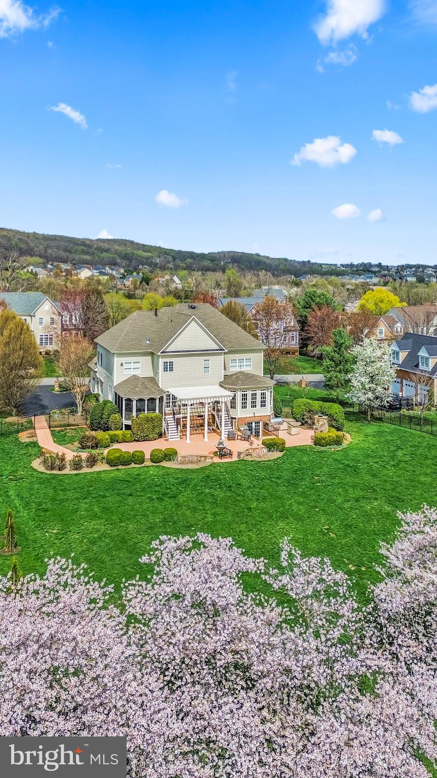 RASPBERRY FALLS - Residential