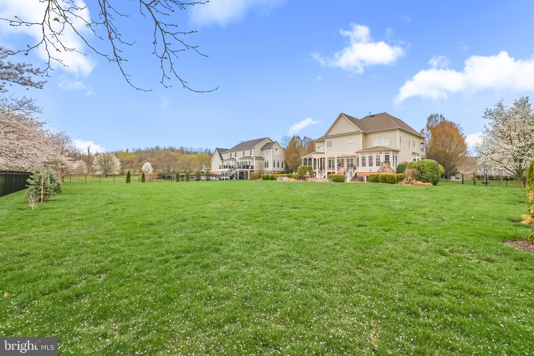 RASPBERRY FALLS - Residential