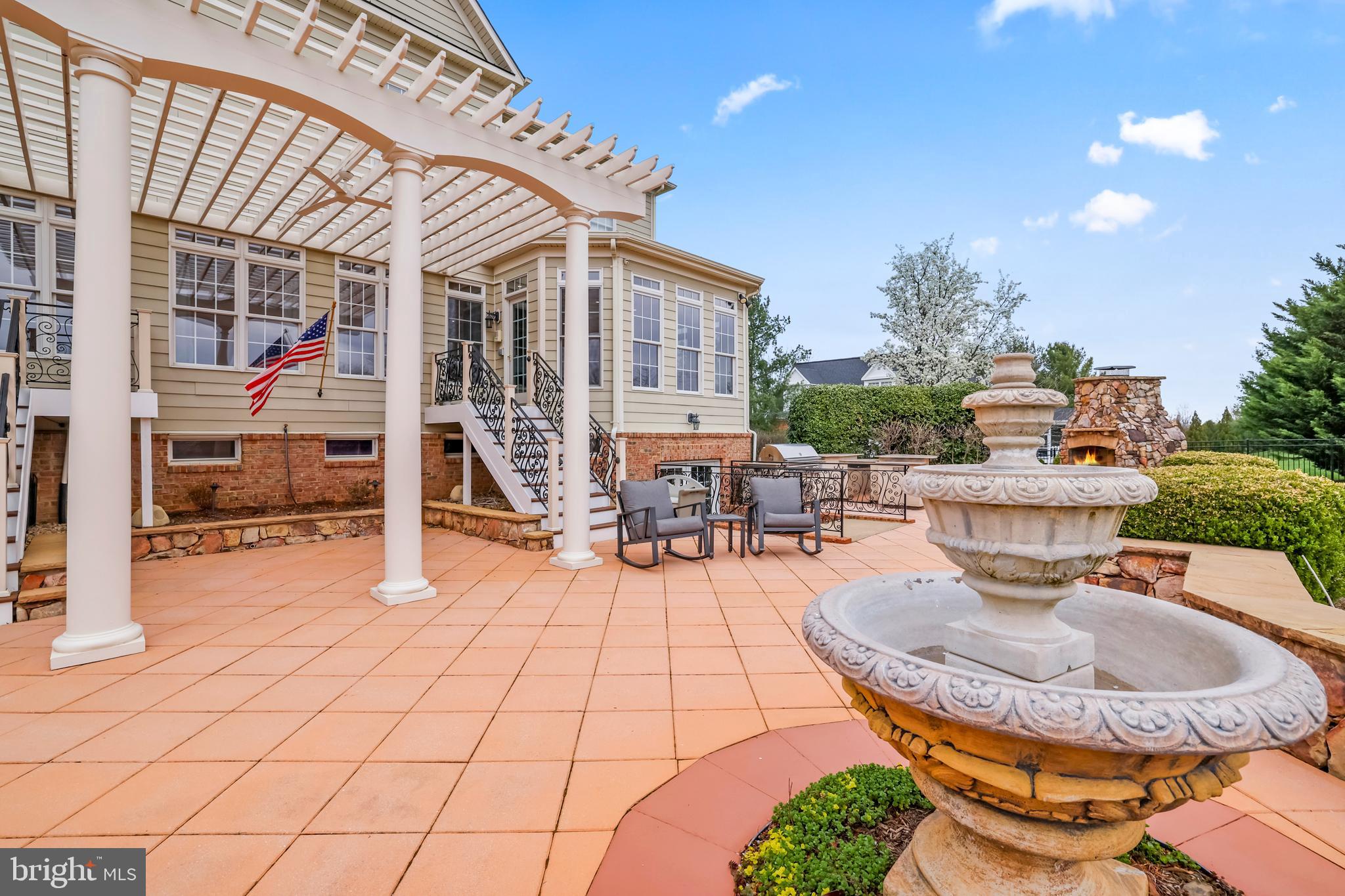 RASPBERRY FALLS - Residential