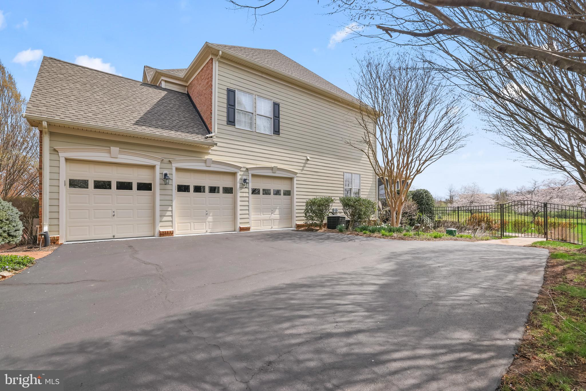 RASPBERRY FALLS - Residential