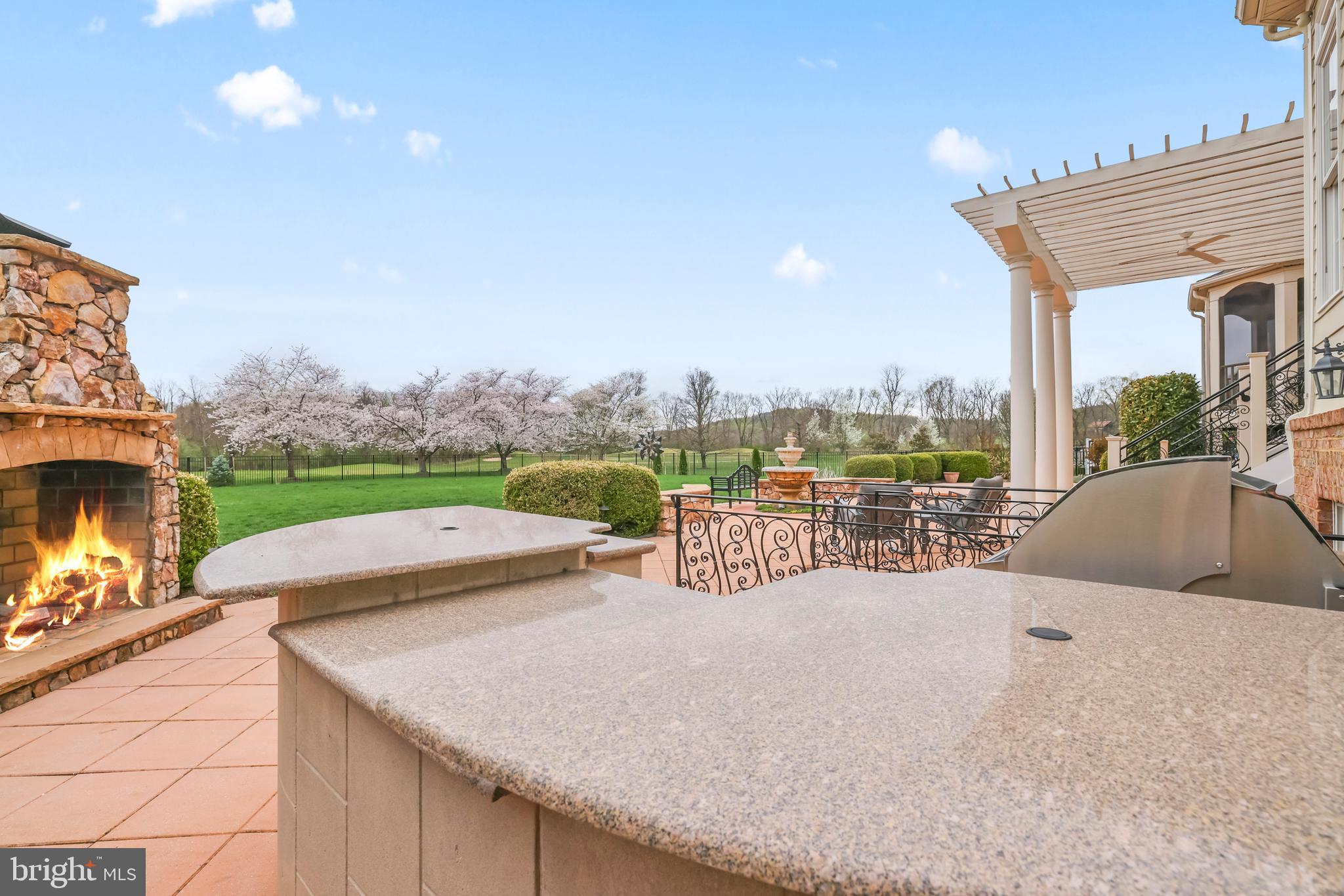 RASPBERRY FALLS - Residential