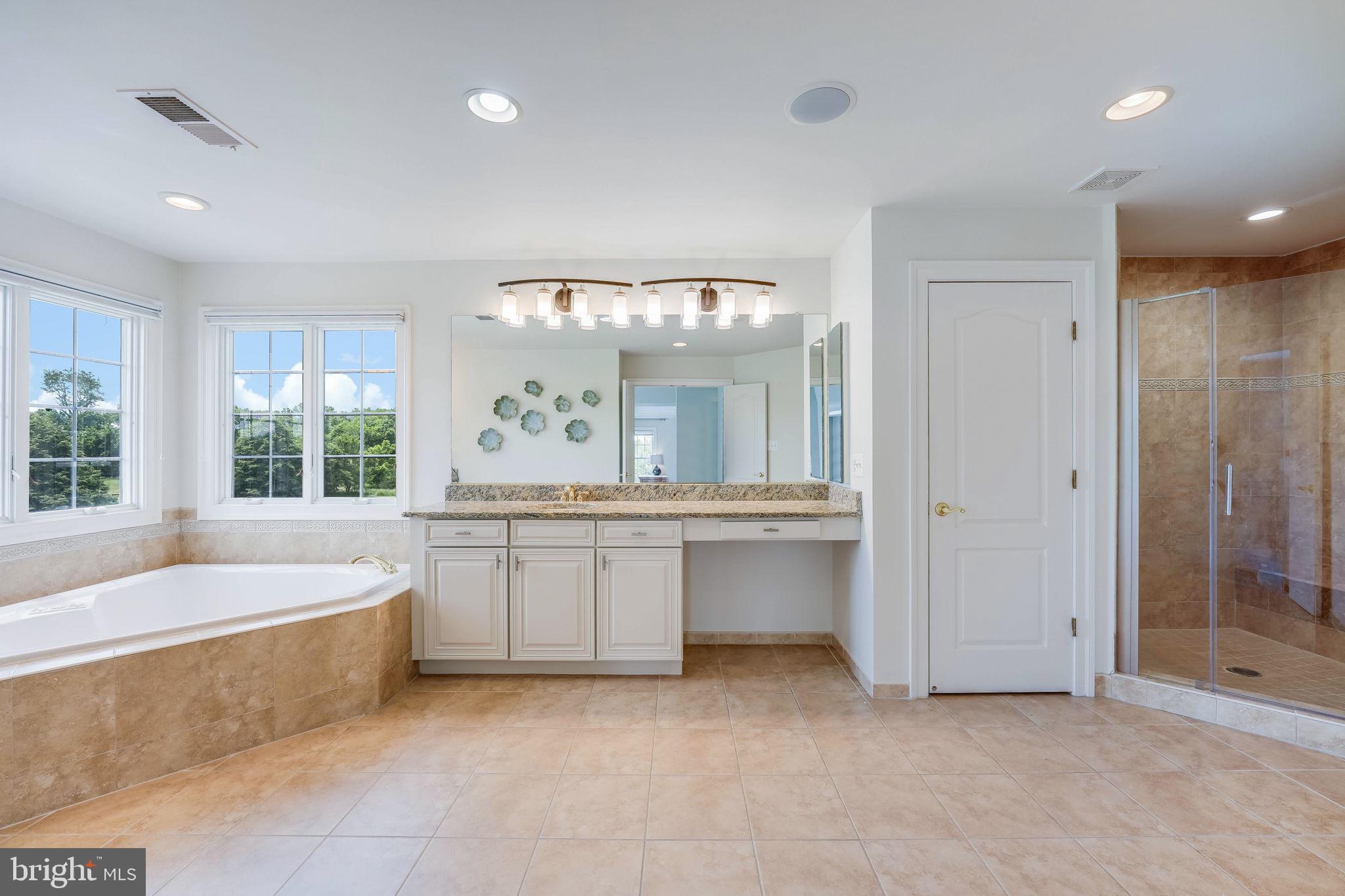 RASPBERRY FALLS - Residential