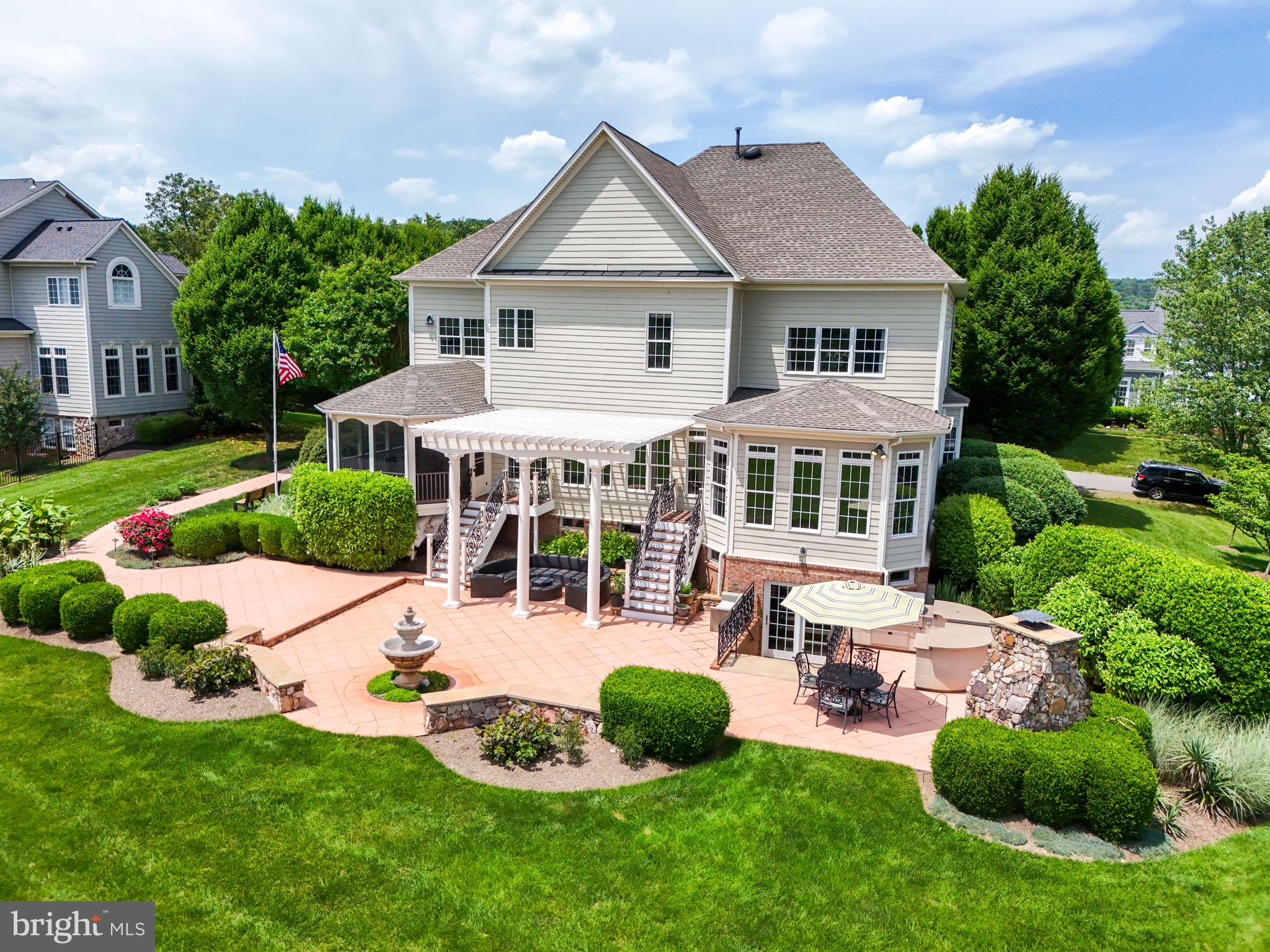 RASPBERRY FALLS - Residential