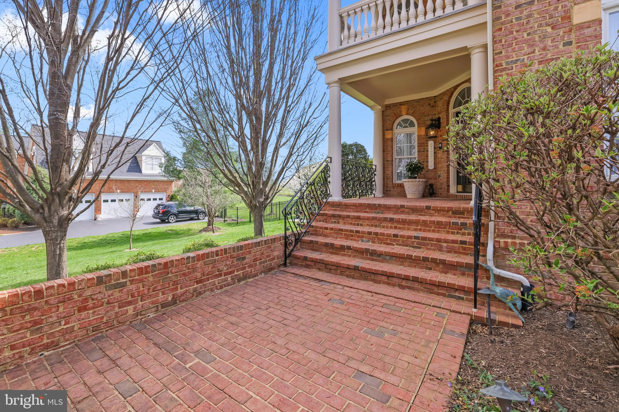 RASPBERRY FALLS - Residential