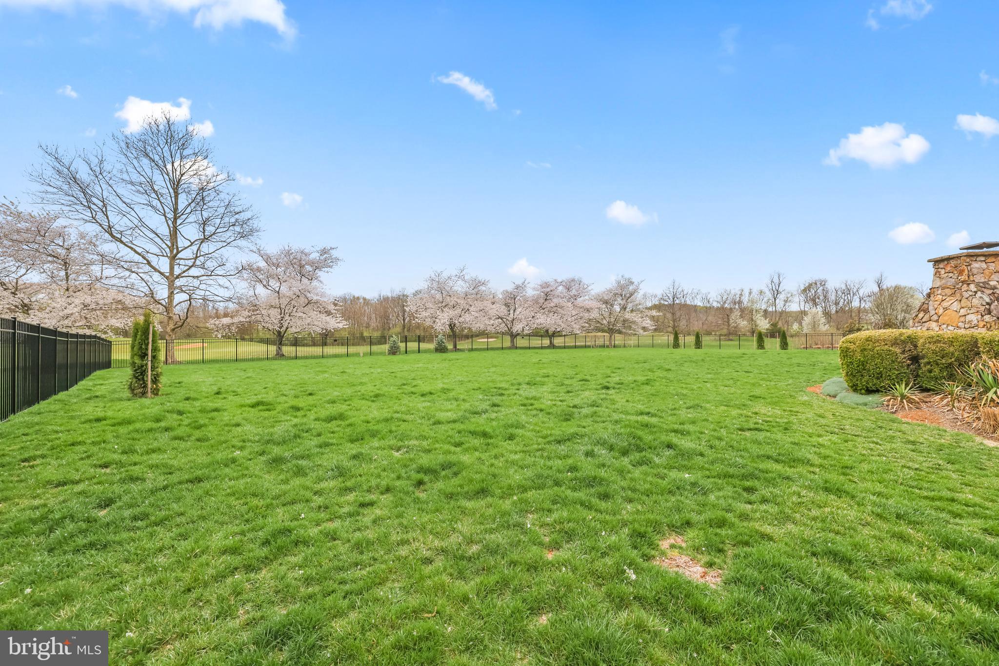 RASPBERRY FALLS - Residential