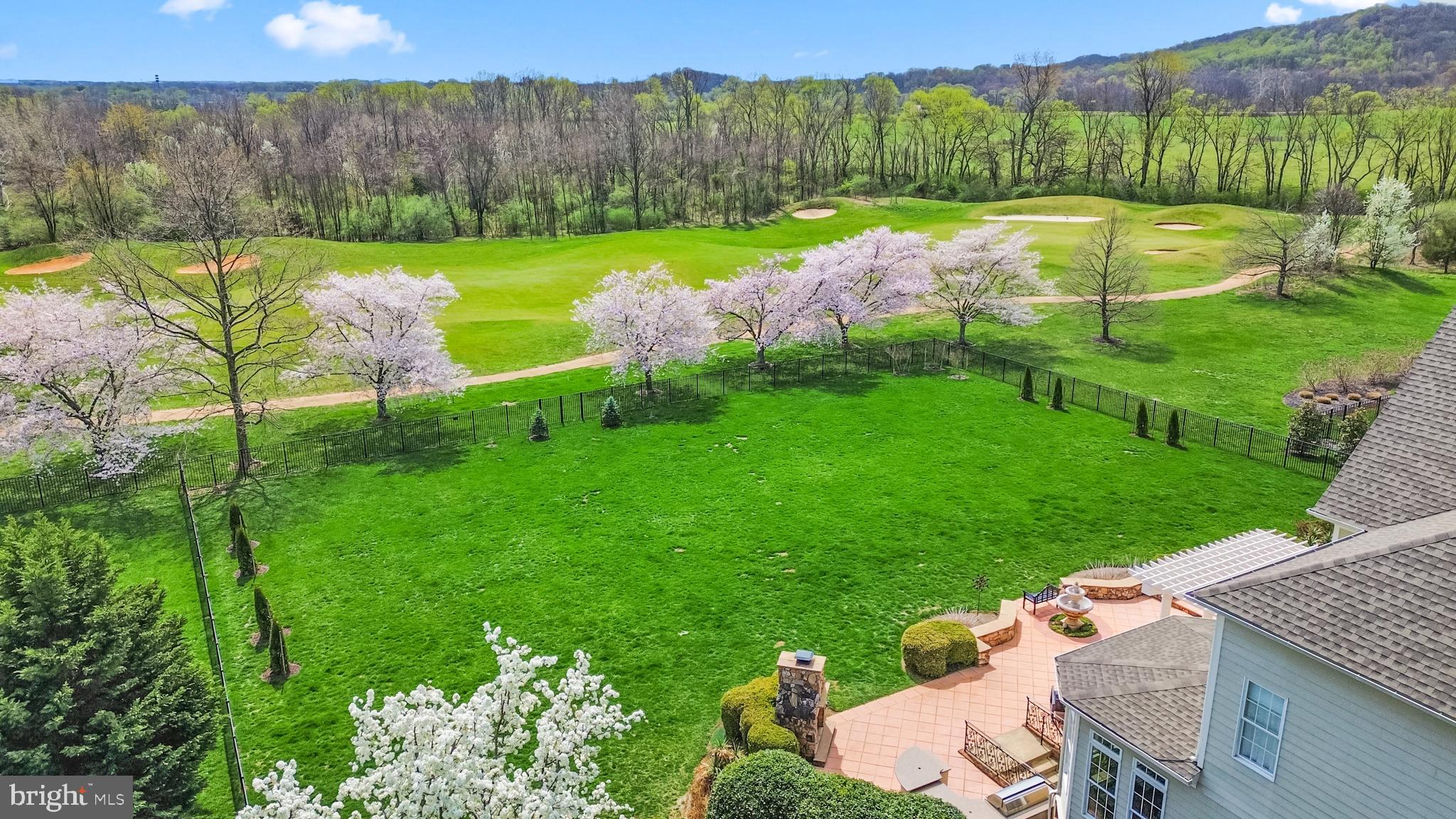 RASPBERRY FALLS - Residential