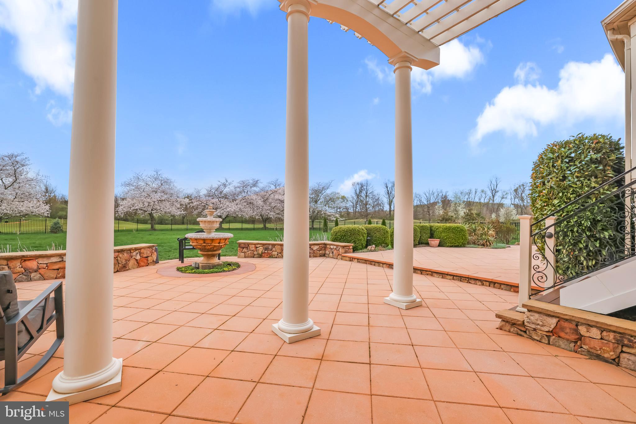 RASPBERRY FALLS - Residential