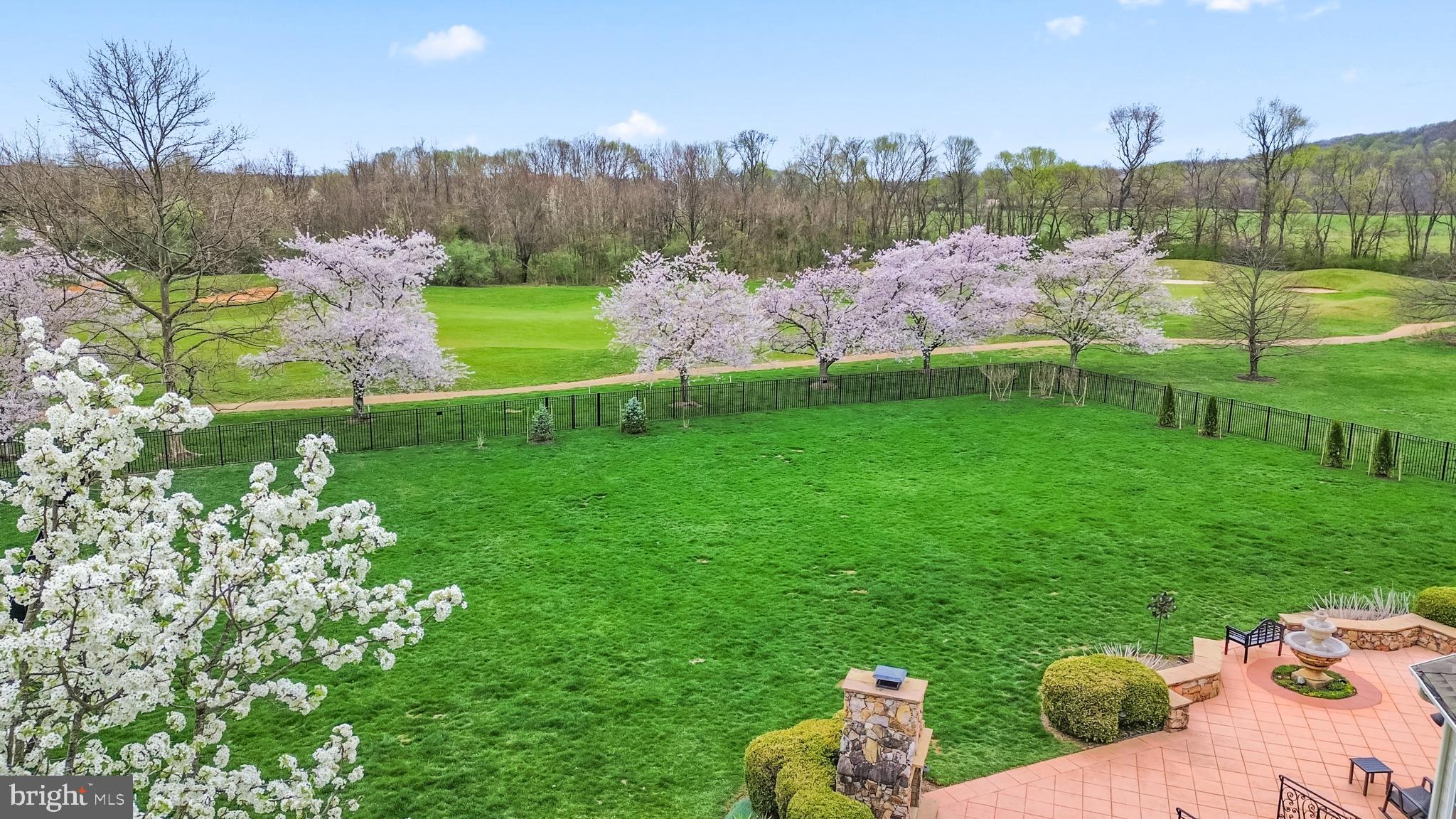 RASPBERRY FALLS - Residential