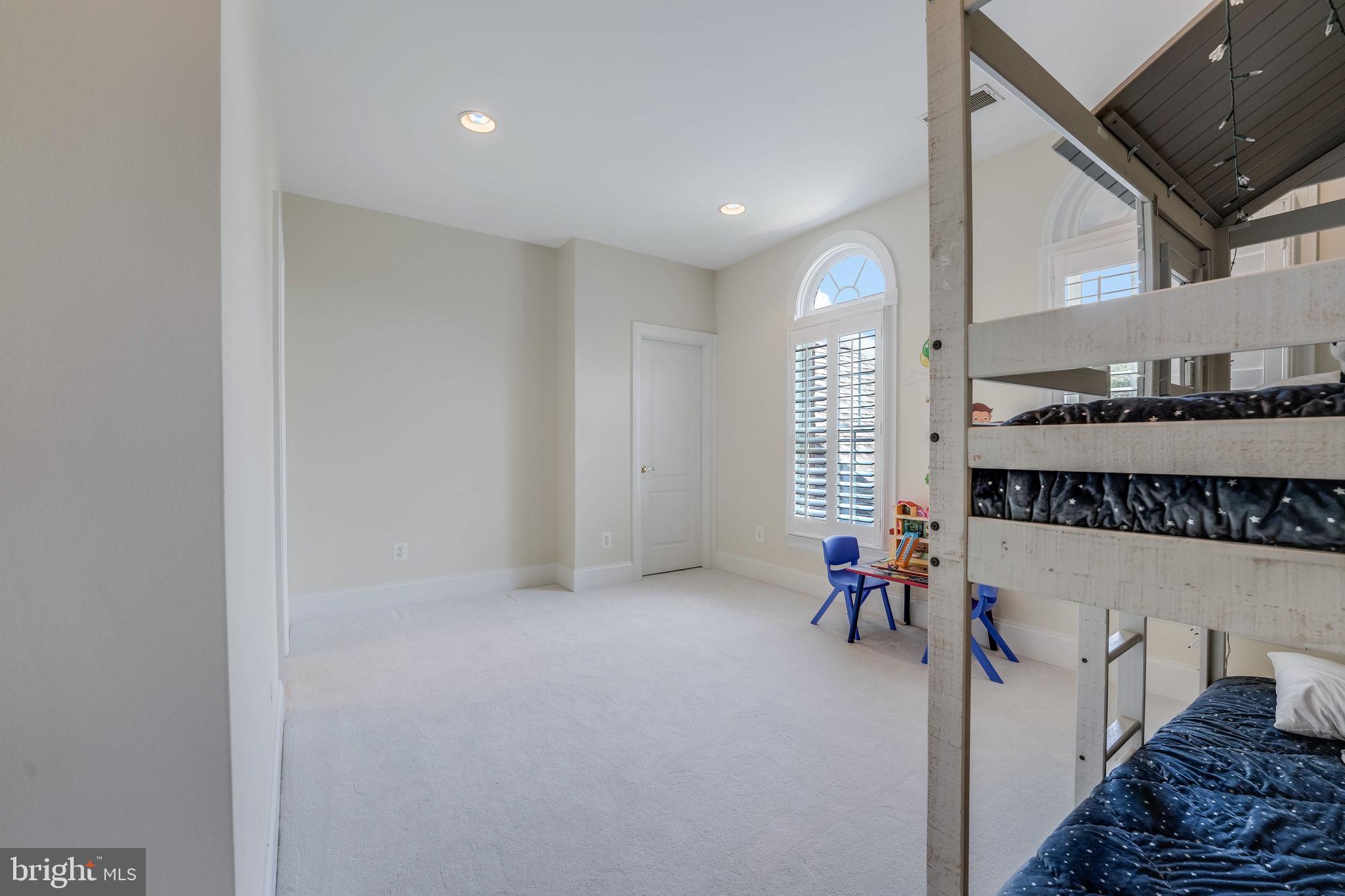 RASPBERRY FALLS - Residential