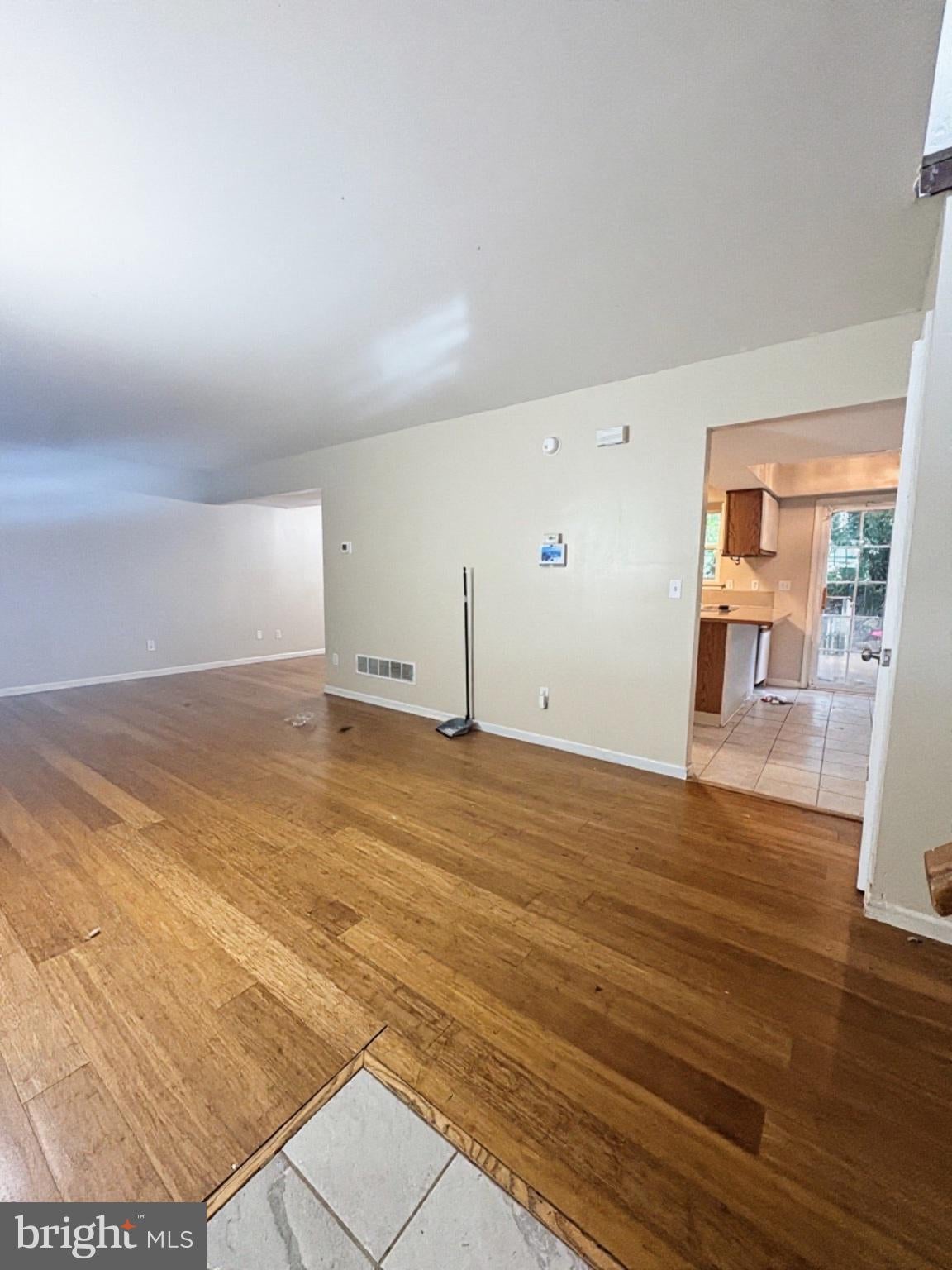 1243 S FARMVIEW DRIVE