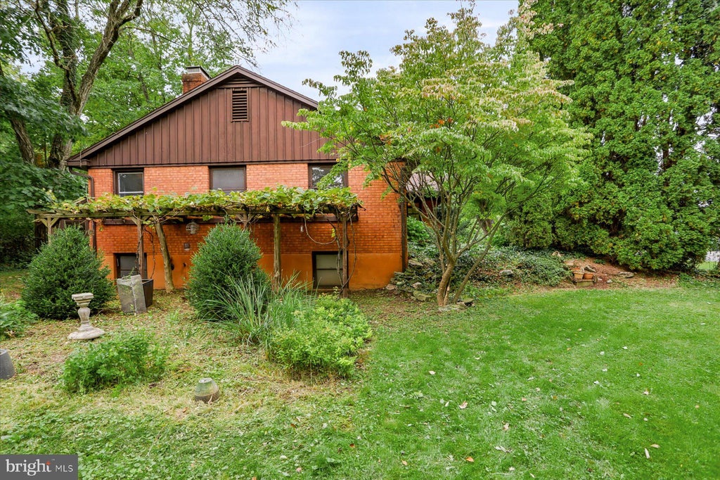Photo of 535 E Irvin Avenue, STATE COLLEGE, PA 16801 (MLS # PACE2520788)
