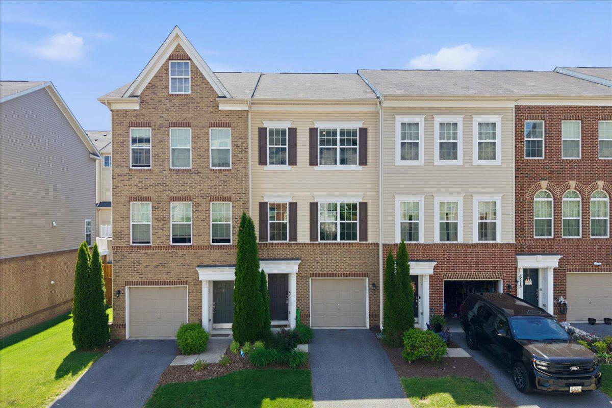 JEFFERSON PLACE - Residential