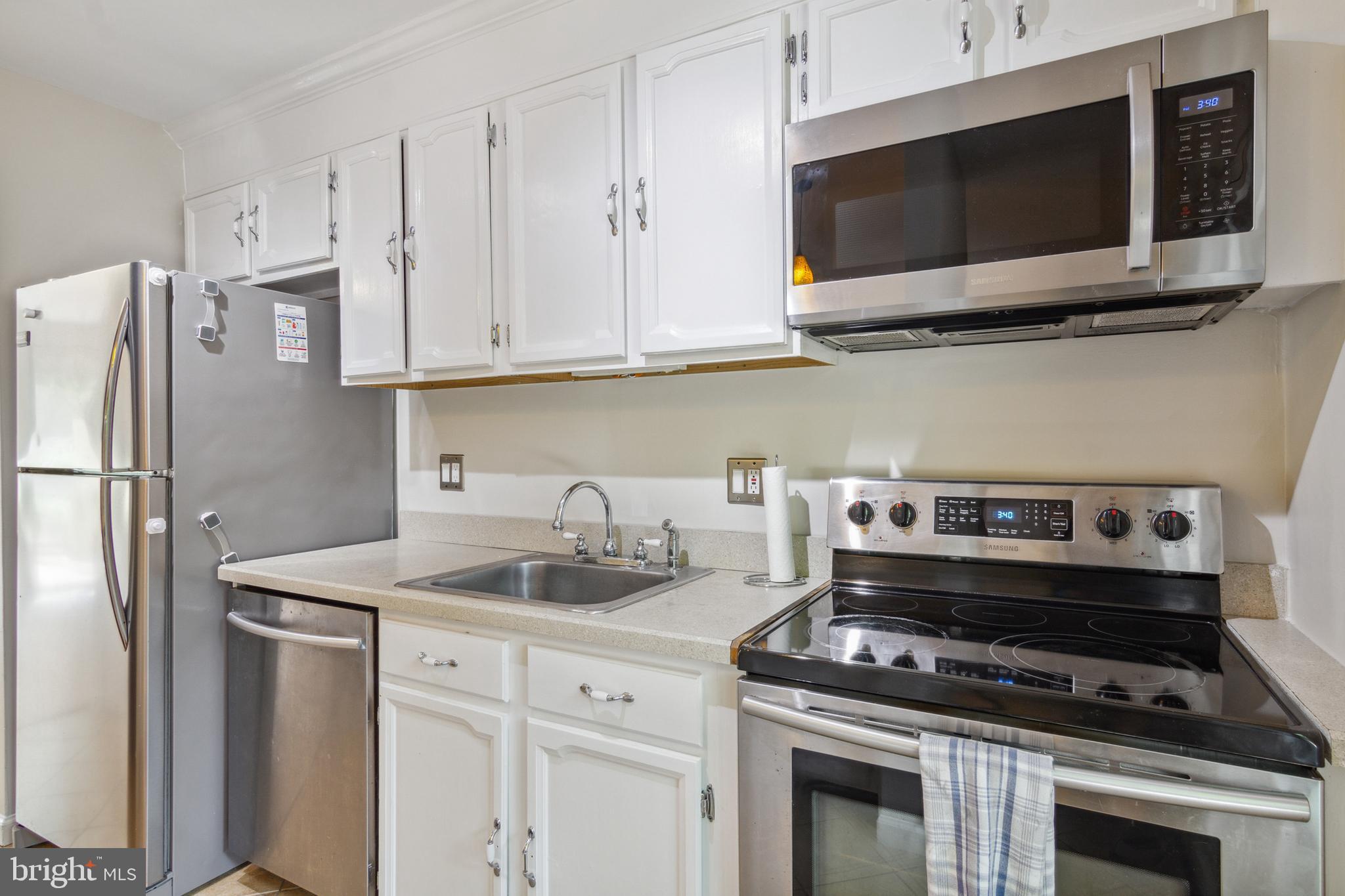 HILLCREST CLUSTER - Residential Lease