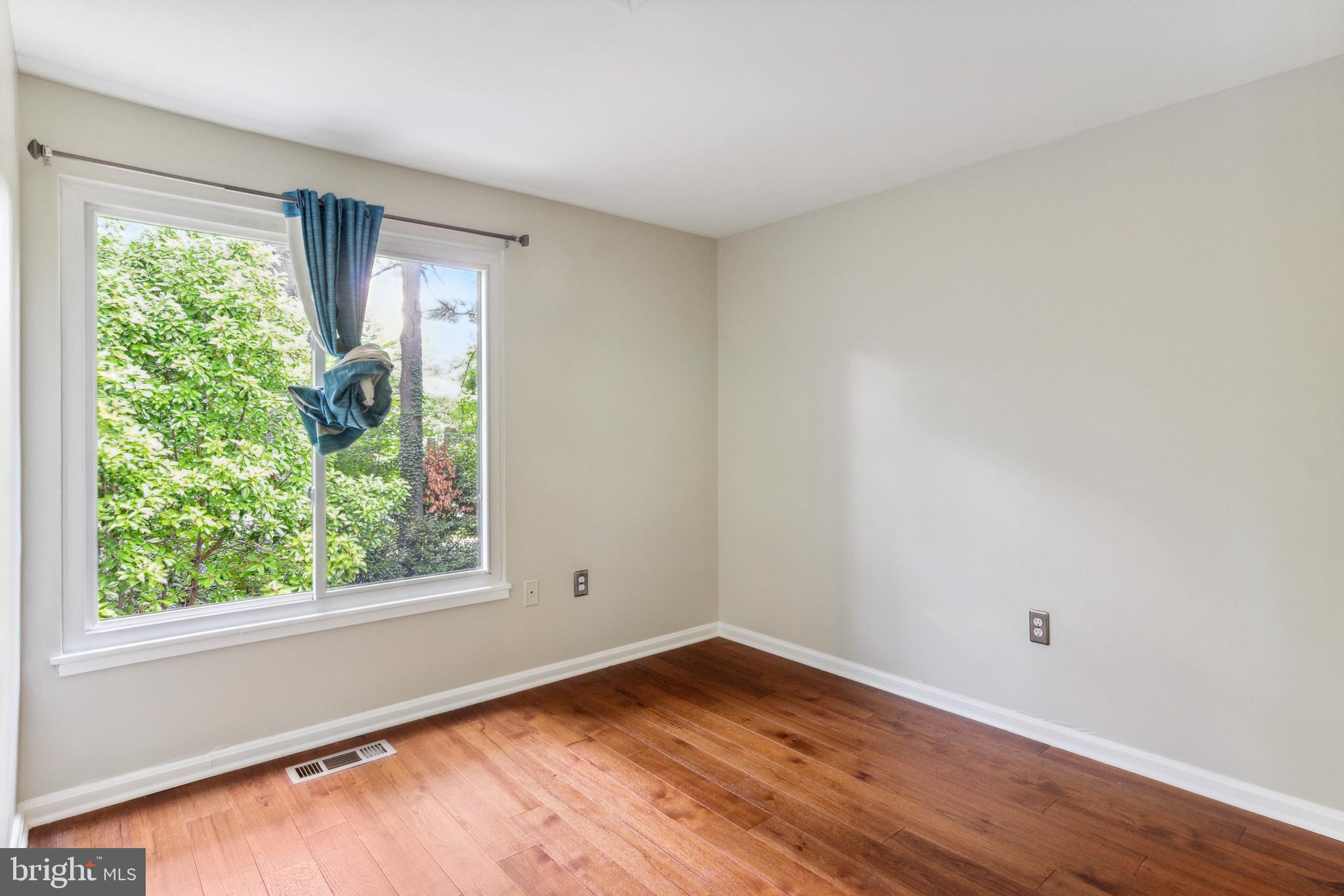 HILLCREST CLUSTER - Residential Lease