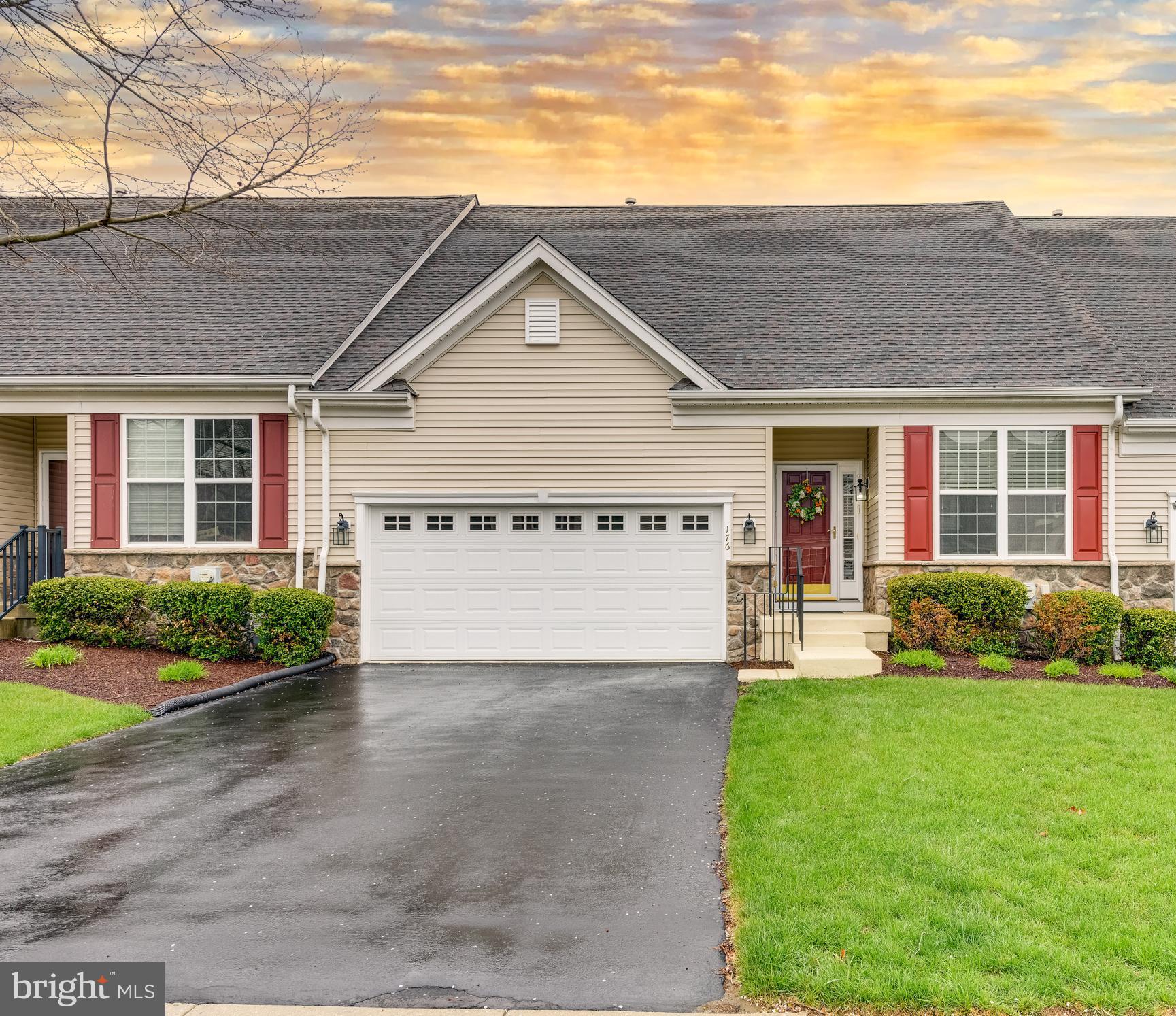 VILLAGES AT HILLVIEW - Residential