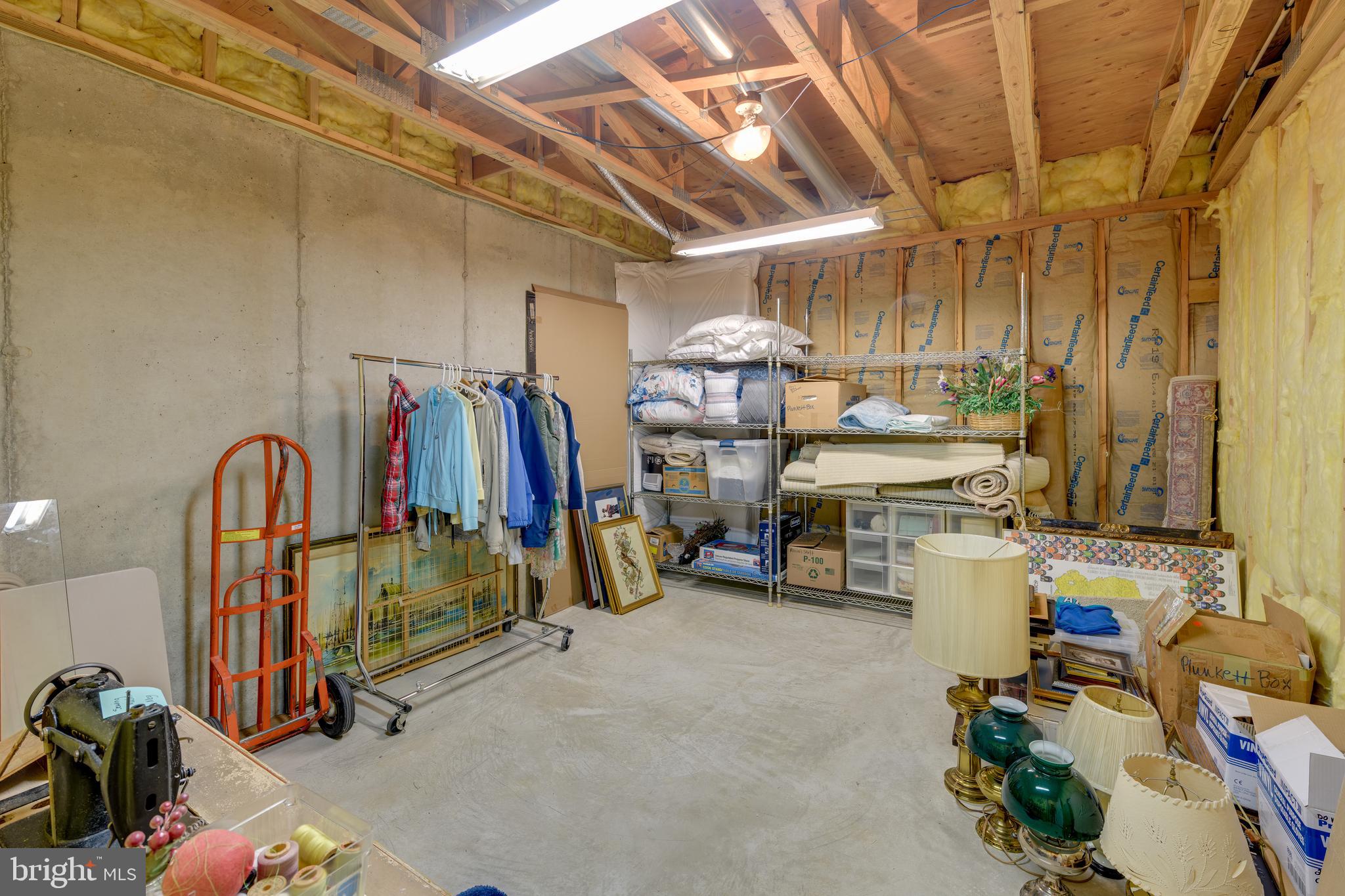 VILLAGES AT HILLVIEW - Residential