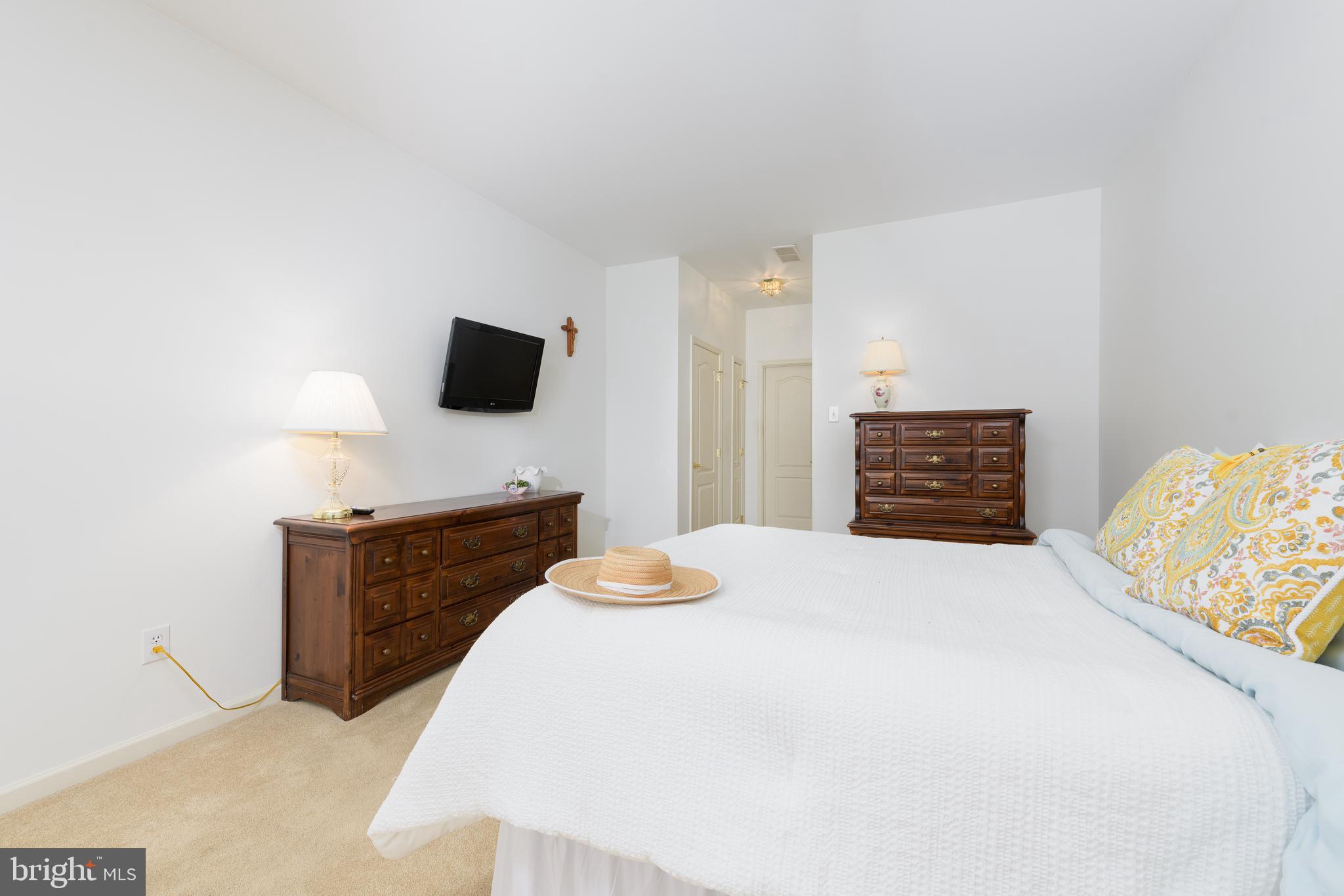 VILLAGES AT HILLVIEW - Residential