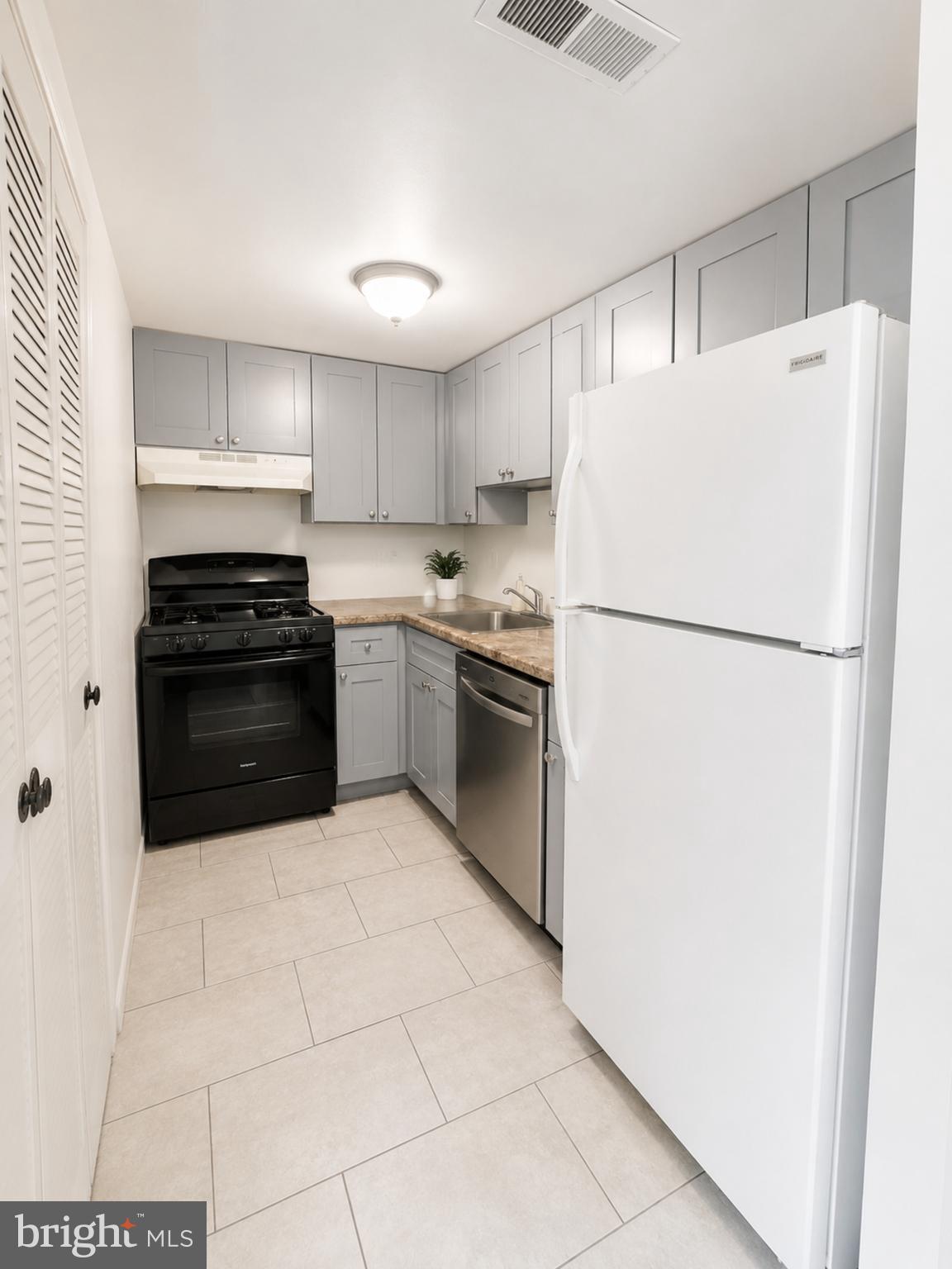1825 BRIDGETOWN PIKE 706