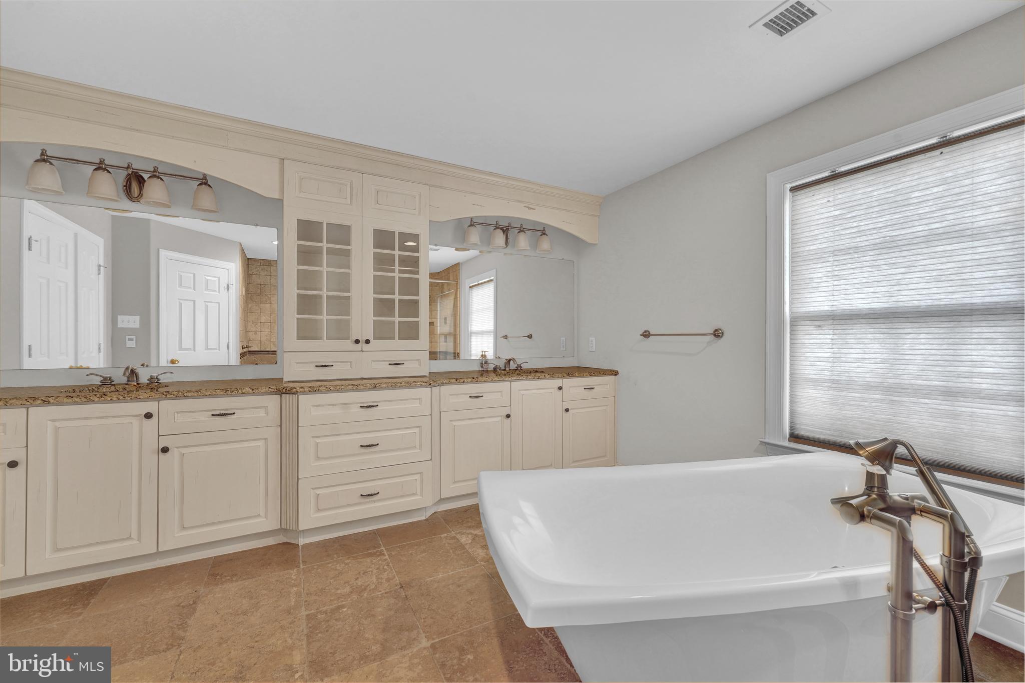 NIVIN VIEW - Residential