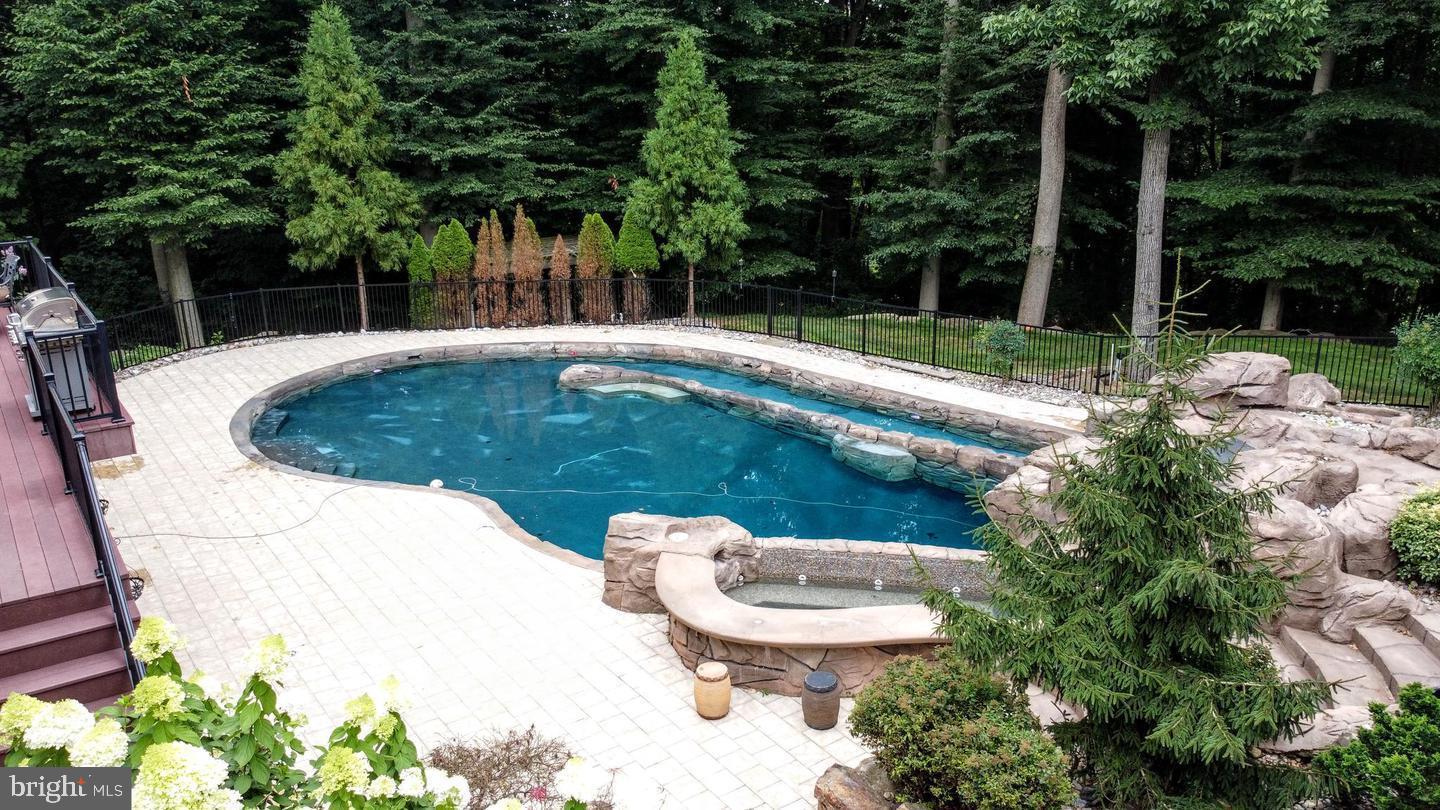 NIVIN VIEW - Residential