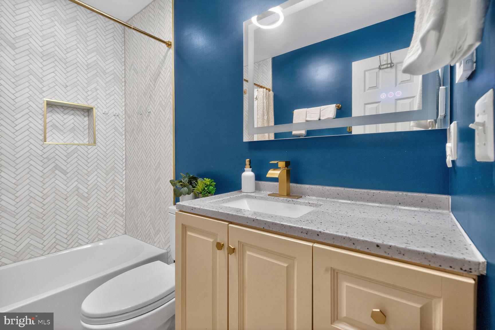 ALEXANDERS CHASE - Residential