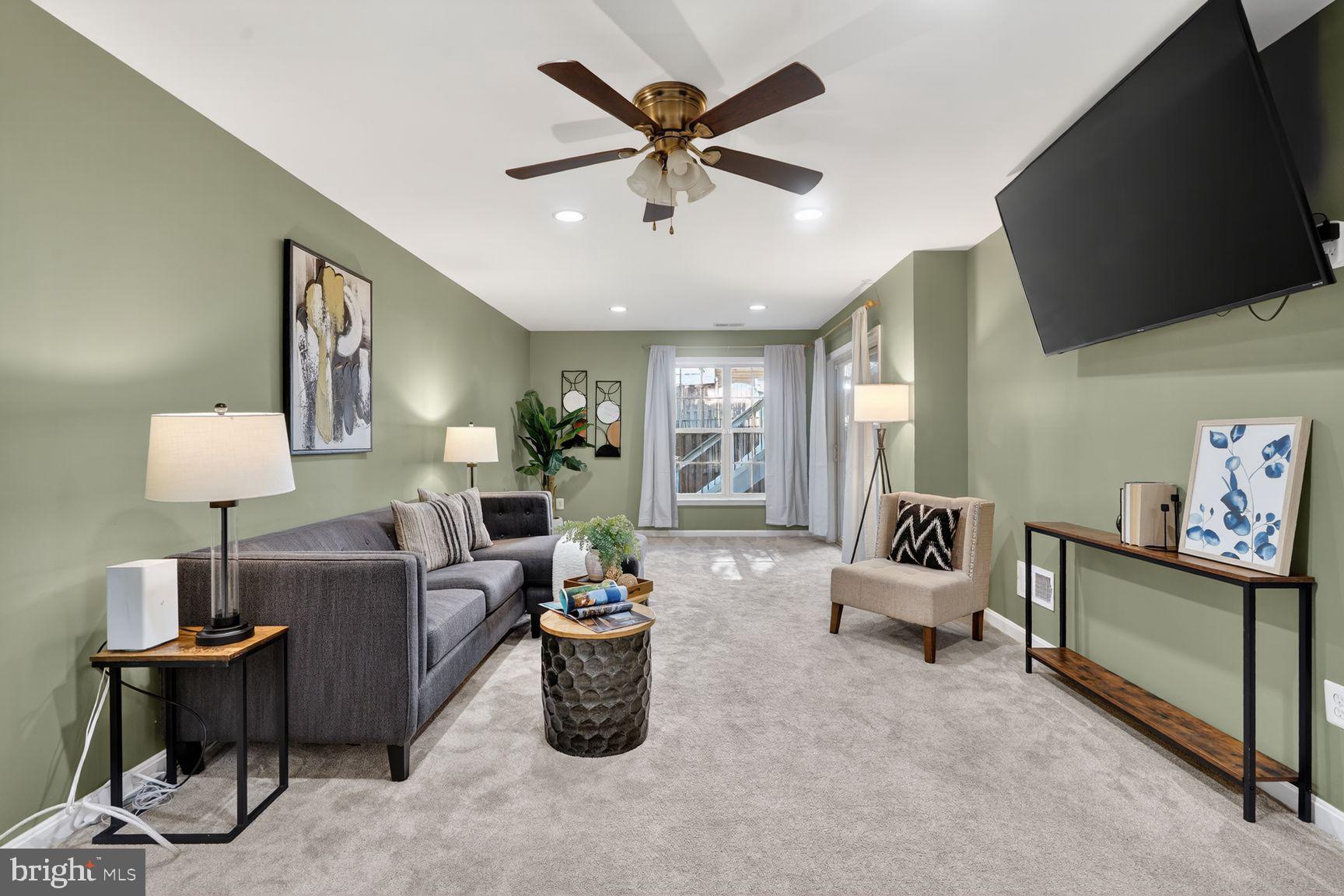 ALEXANDERS CHASE - Residential