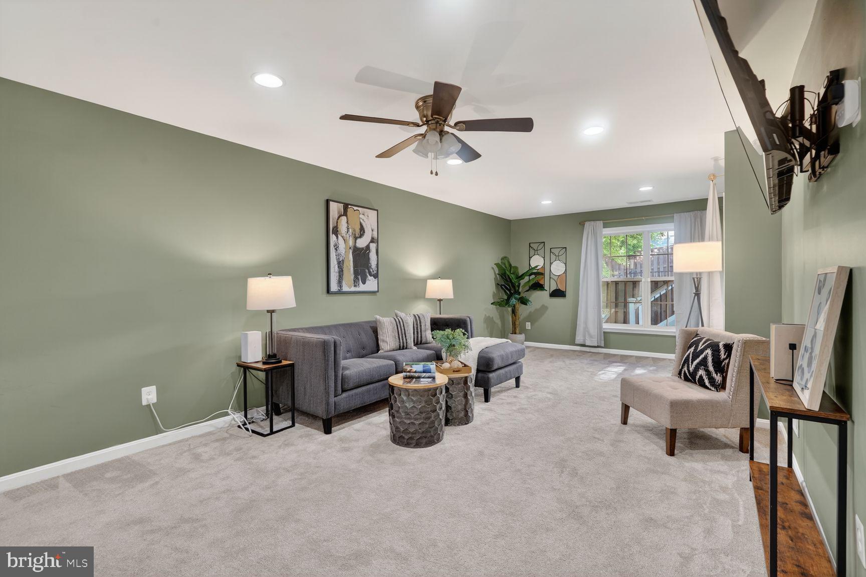 ALEXANDERS CHASE - Residential