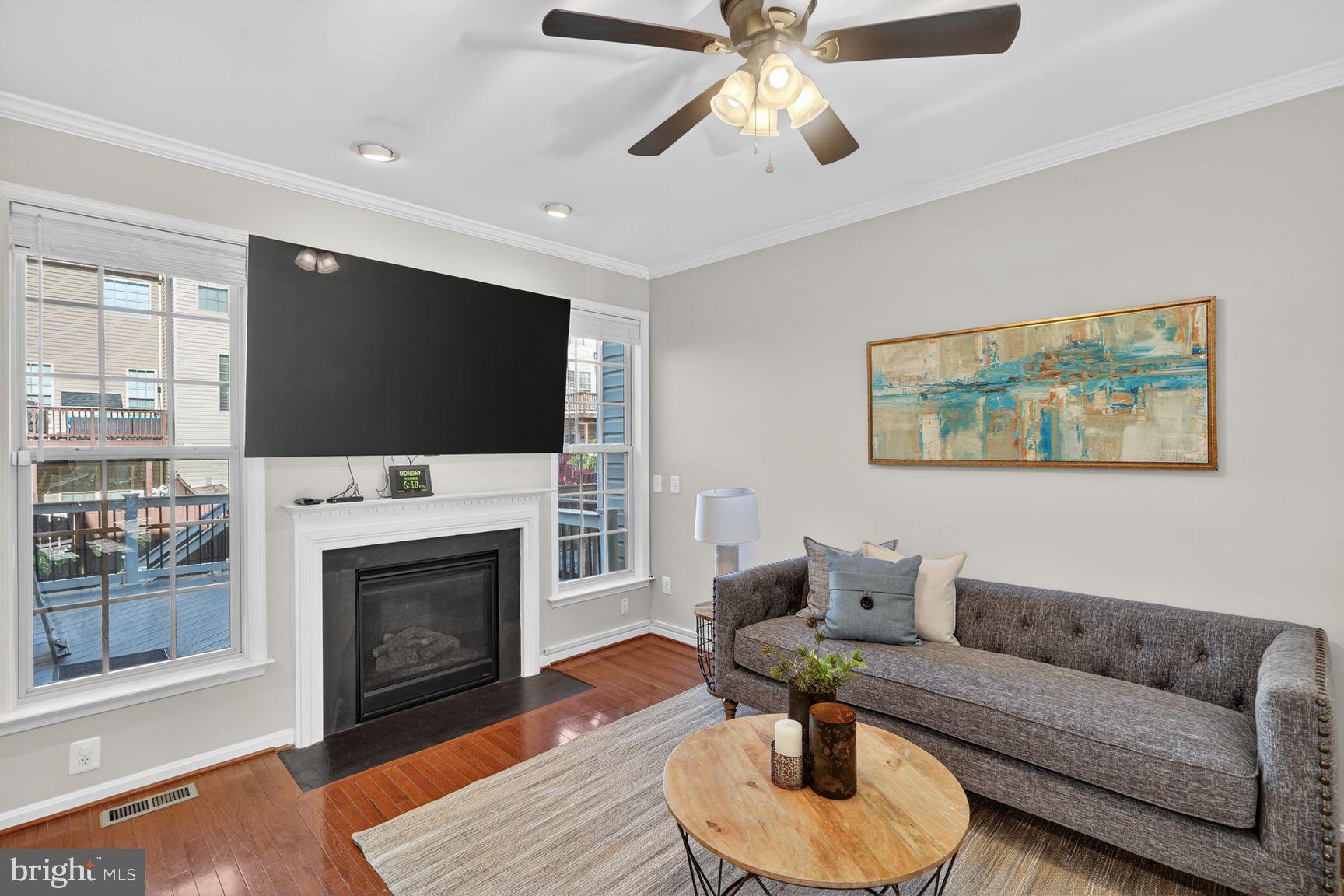 ALEXANDERS CHASE - Residential