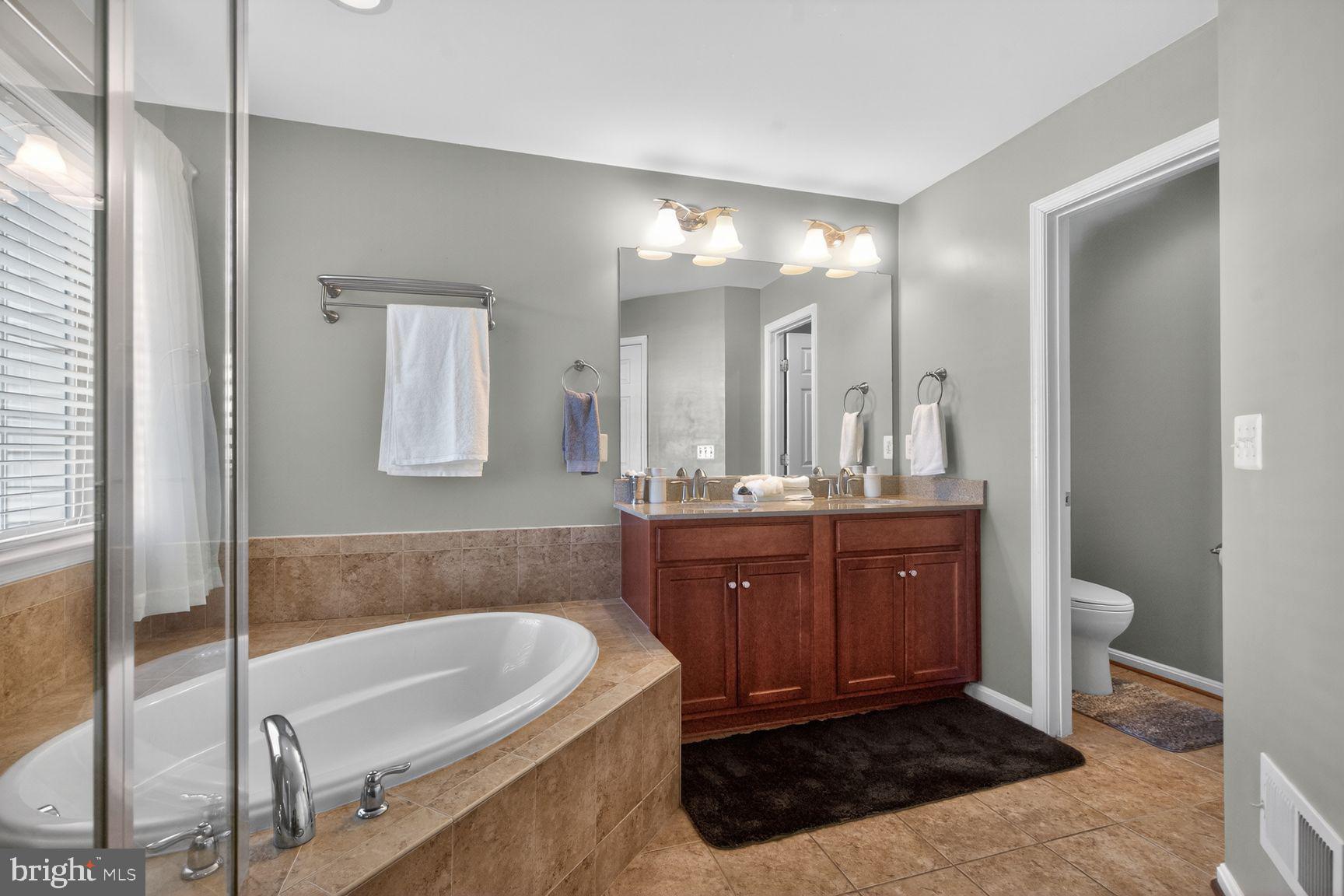 ALEXANDERS CHASE - Residential
