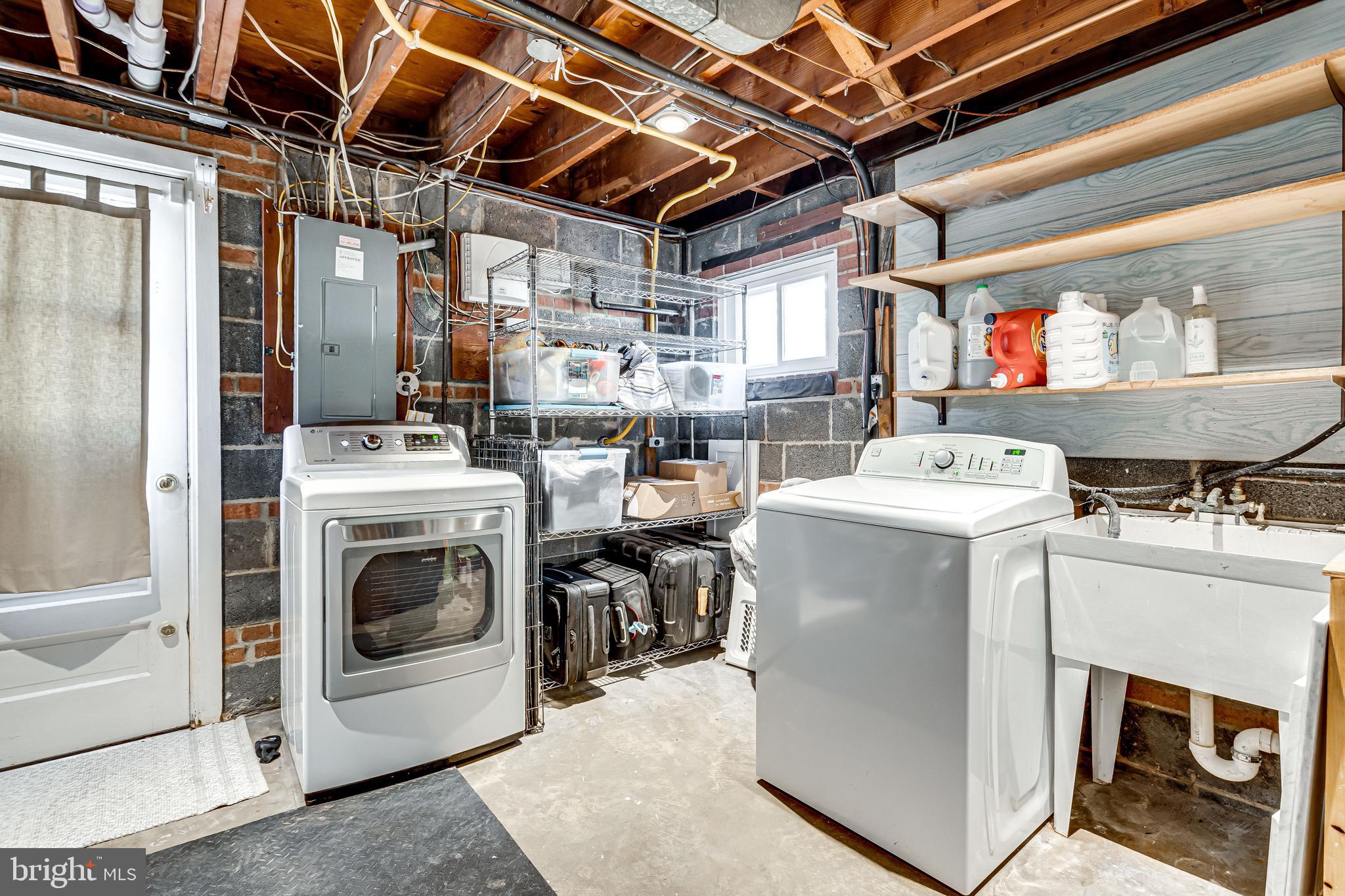 ROCK CREEK PALISADES - Residential