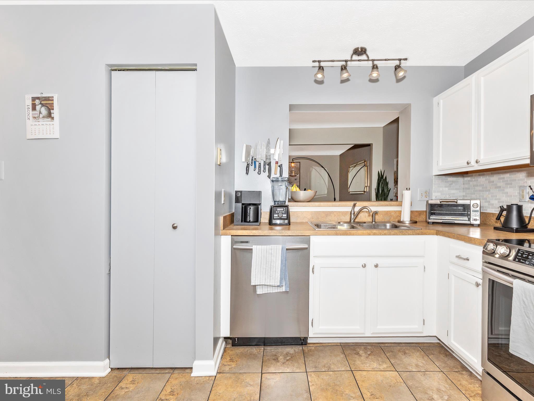 6796 WOOD DUCK COURT